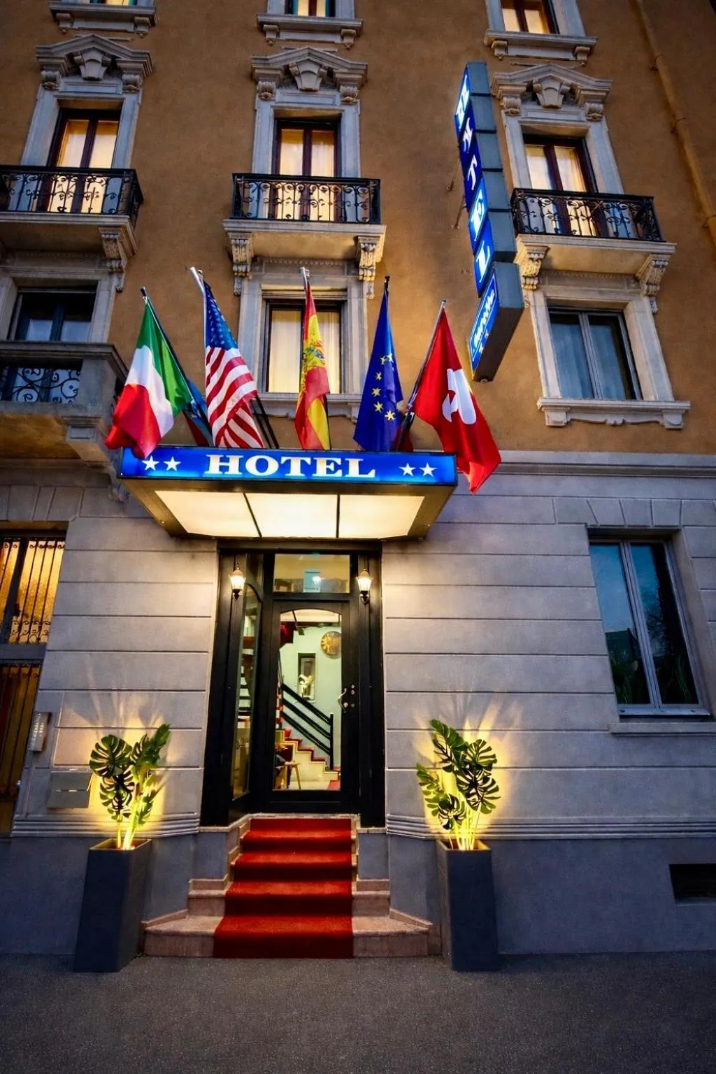 Facade/entrance in Hotel Aurelia Milano Centrale