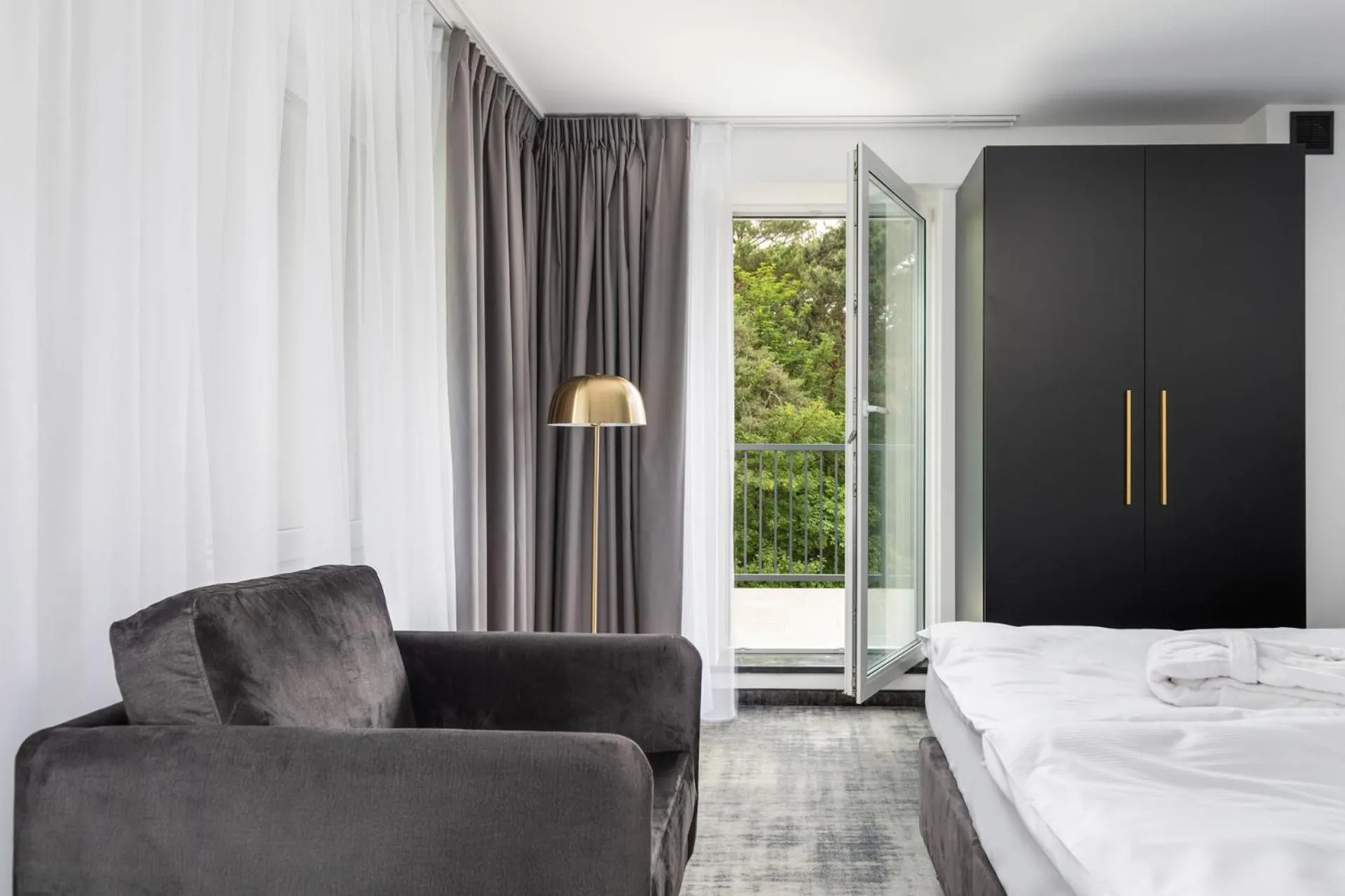 Balcony/Terrace, Bed in Interferie Dąbki SU Argentyt