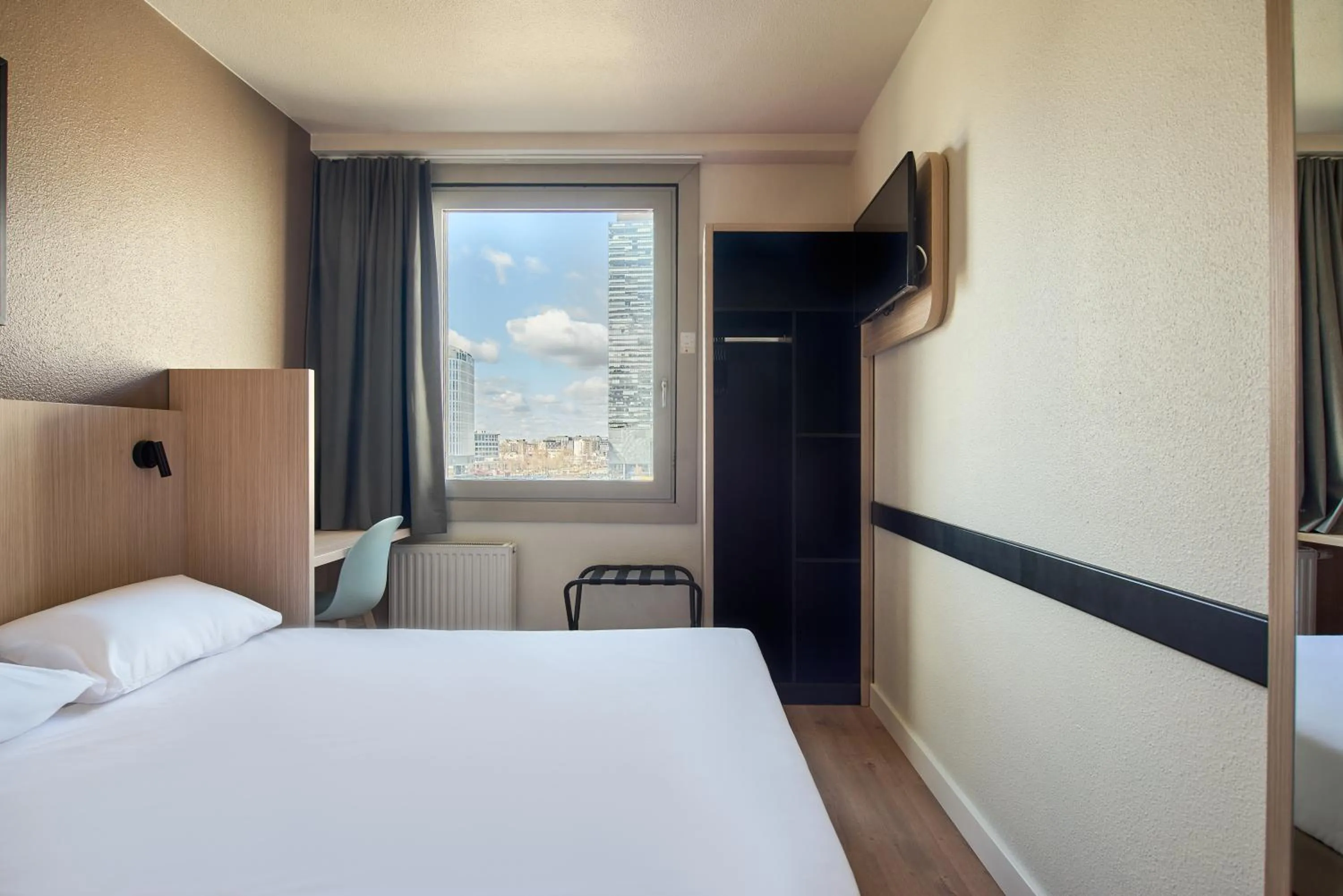 Photo of the whole room, Bed in Premiere Classe Warszawa Centrum