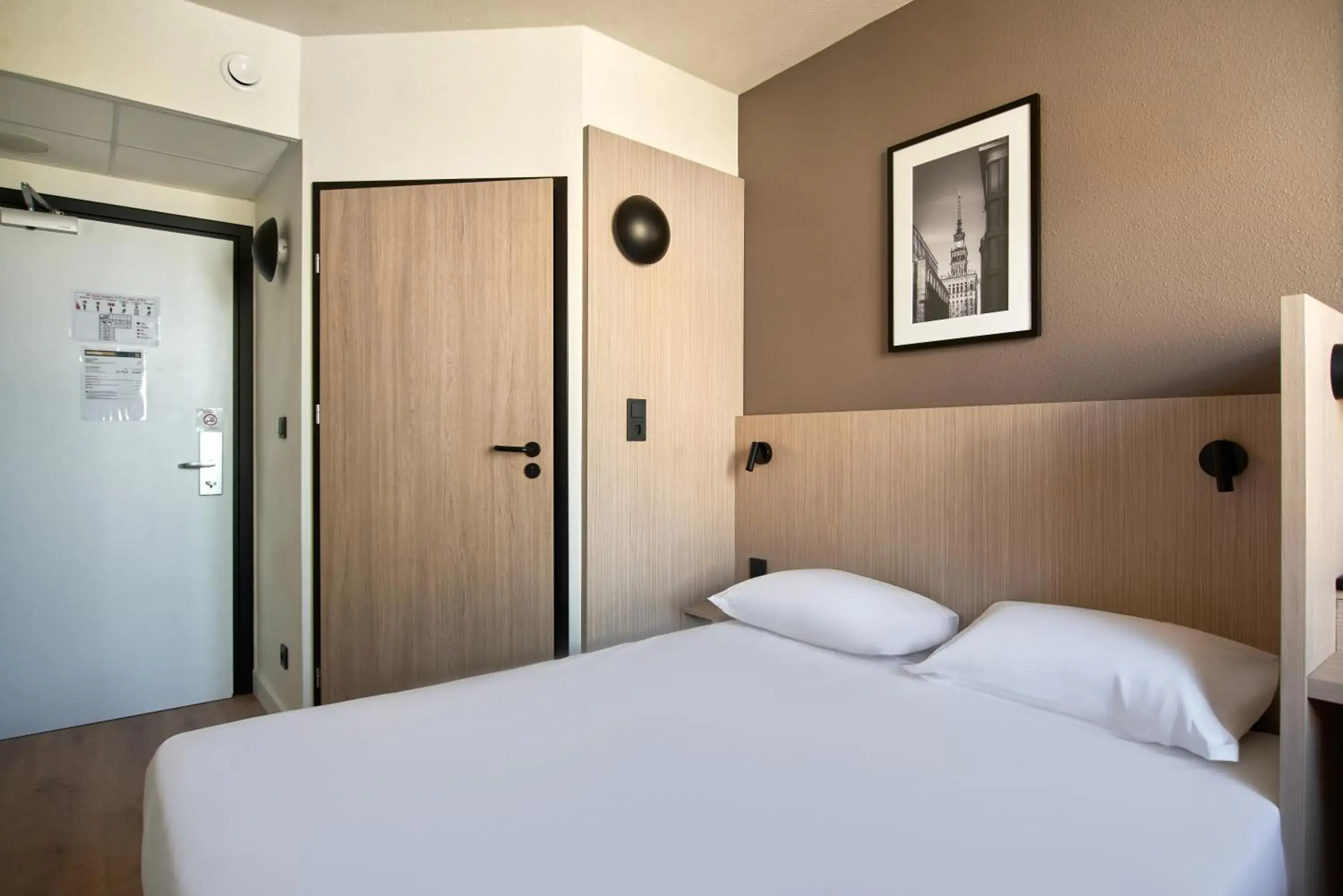 Standard Room - 1 Queen Bed in Premiere Classe Warszawa Centrum Standard Room - 1 Queen Bed in Premiere Classe Warszawa Centrum