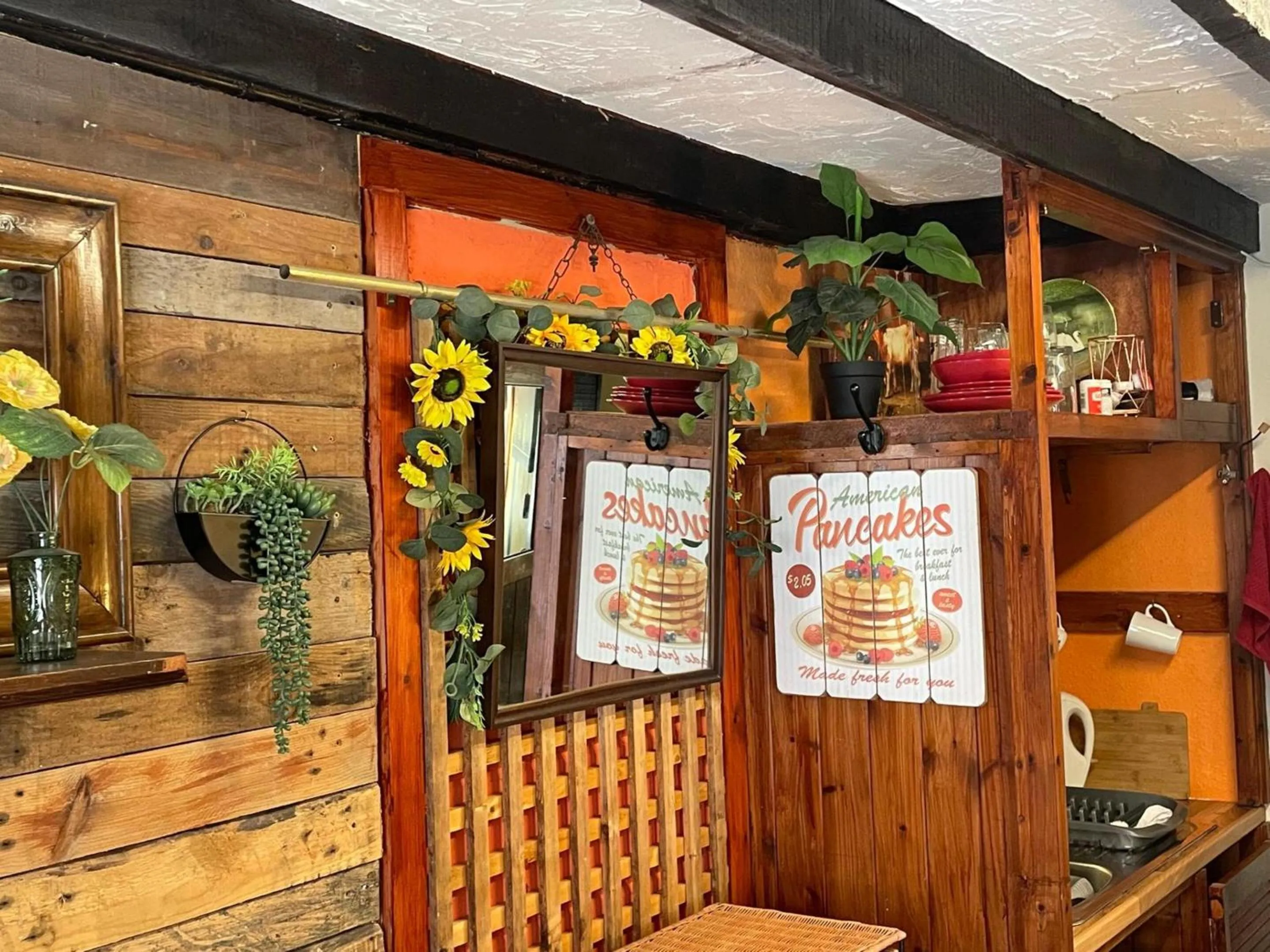 Lobby or reception in OYO Yarm Cottages