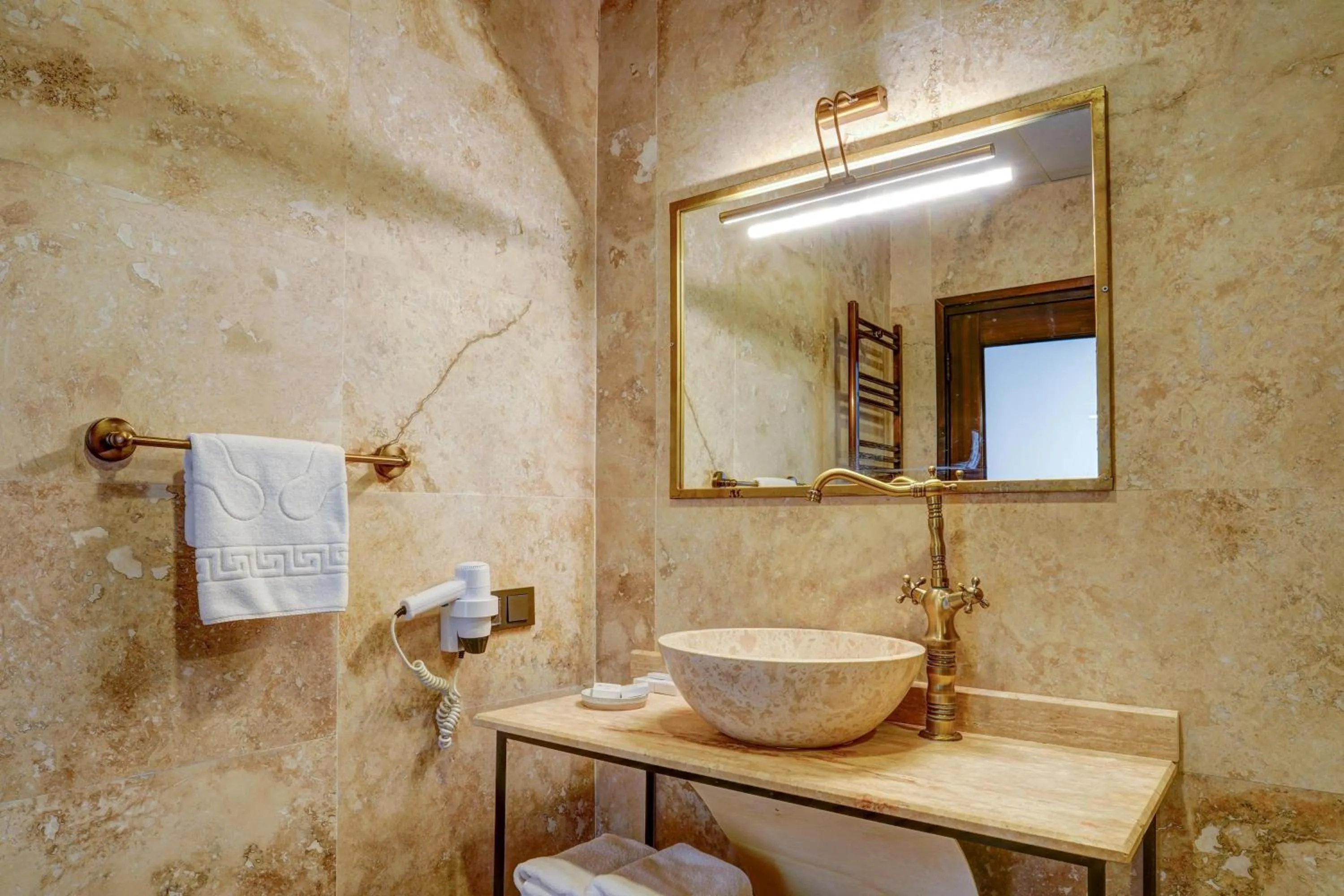 Shower in A La Mode Cappadocia