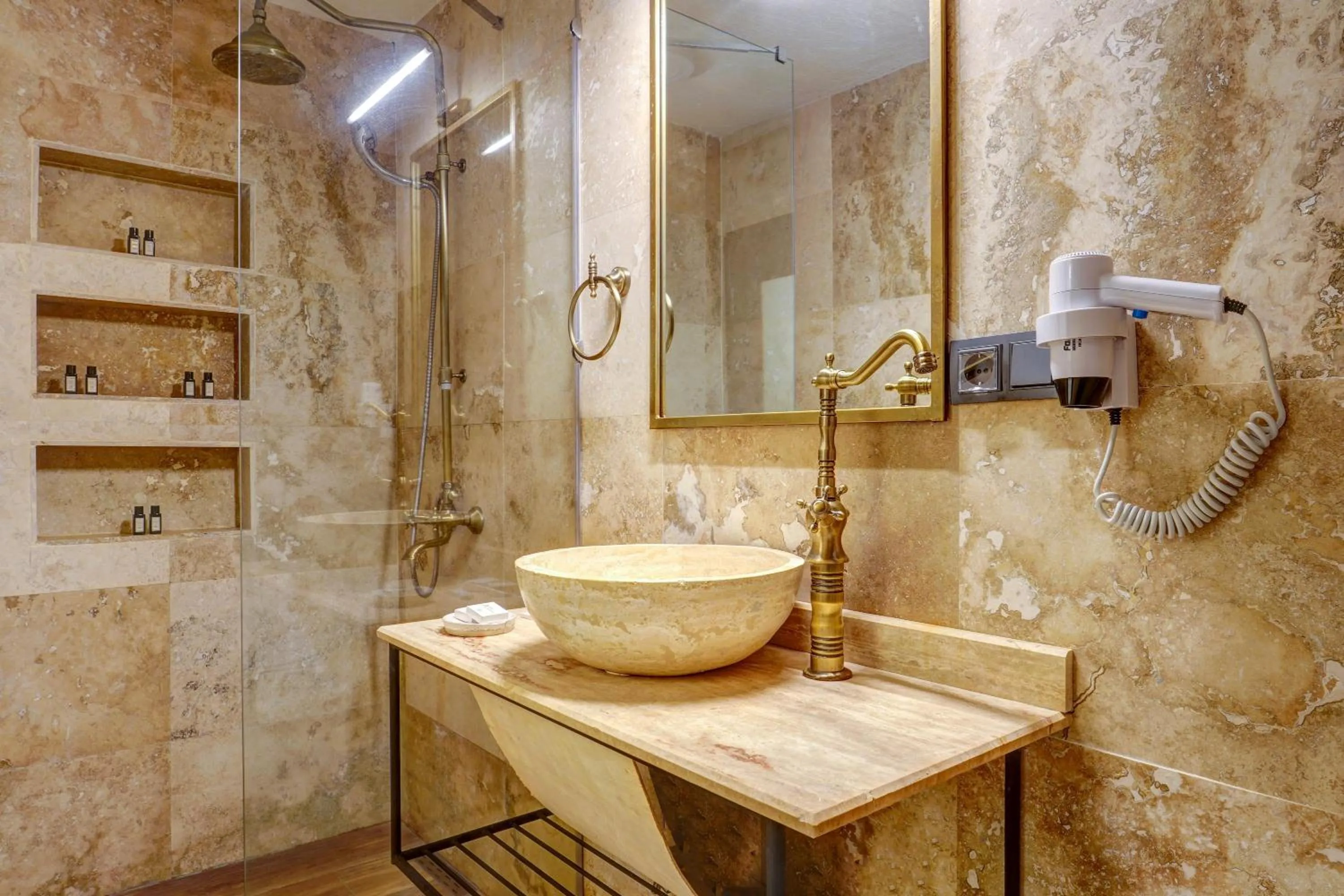 Shower in A La Mode Cappadocia