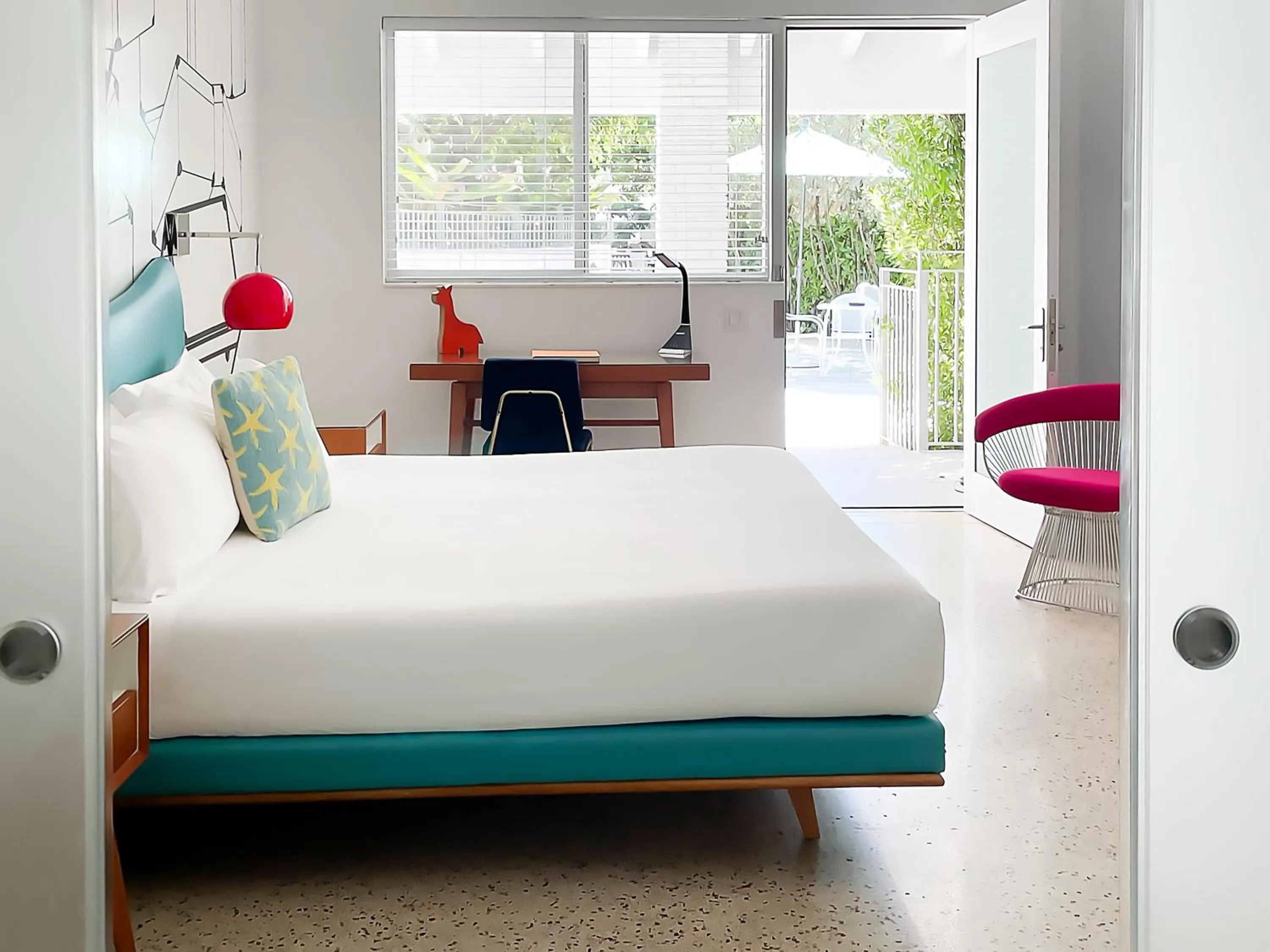 Property building, Bed in The Vagabond Hotel Miami