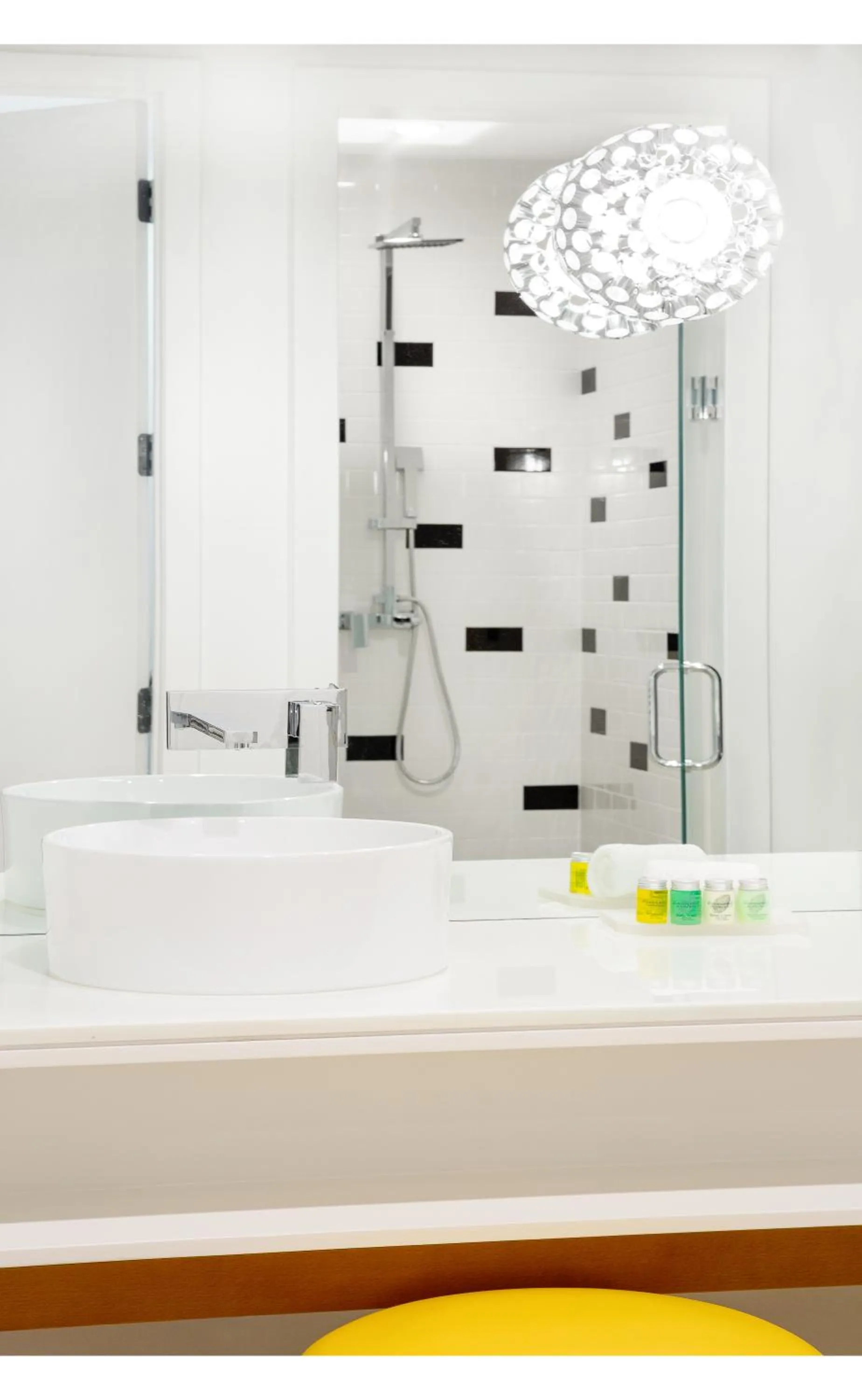 Shower in The Vagabond Hotel Miami