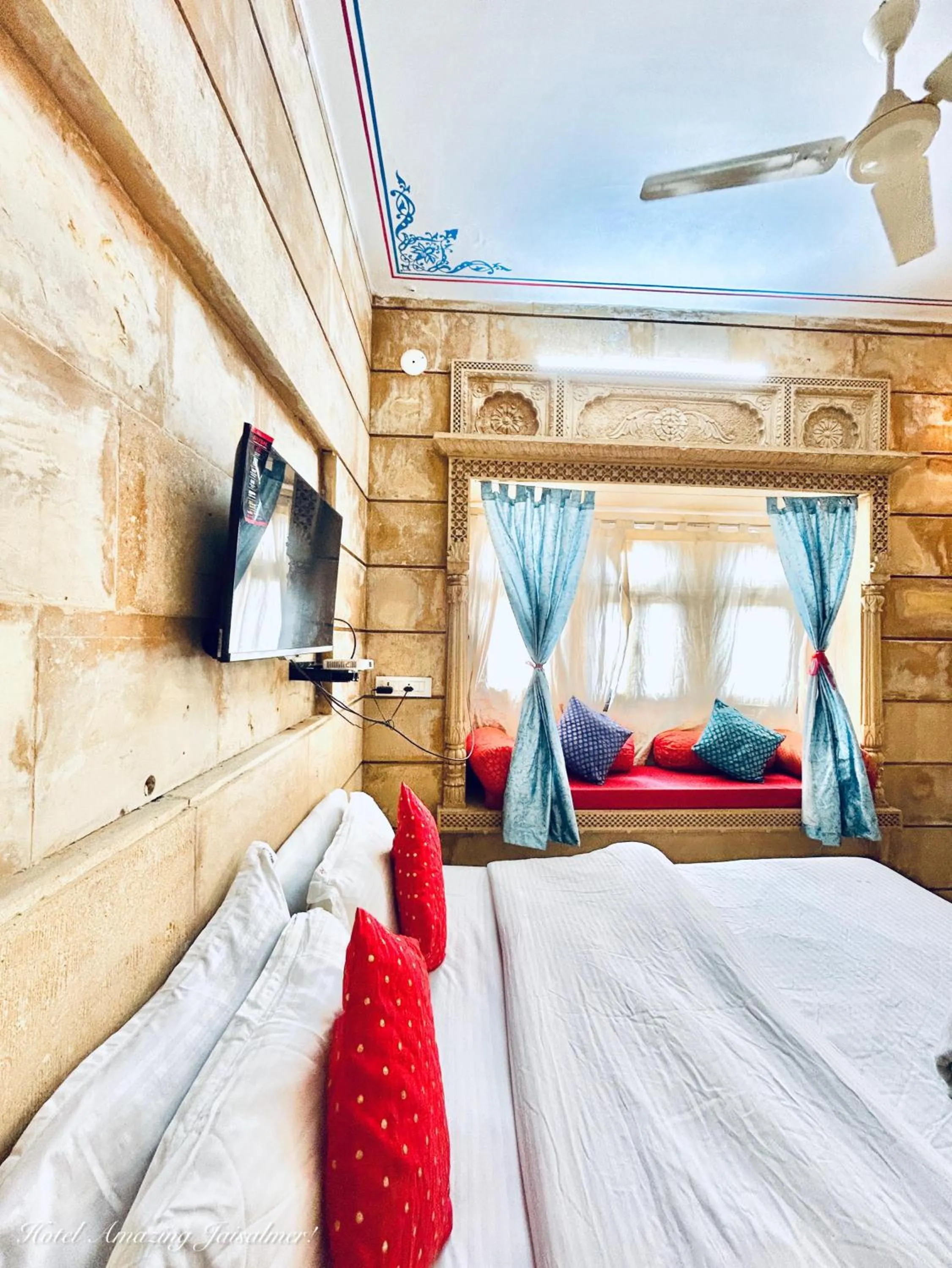 Communal lounge/ TV room in Hotel Amazing Jaisalmer