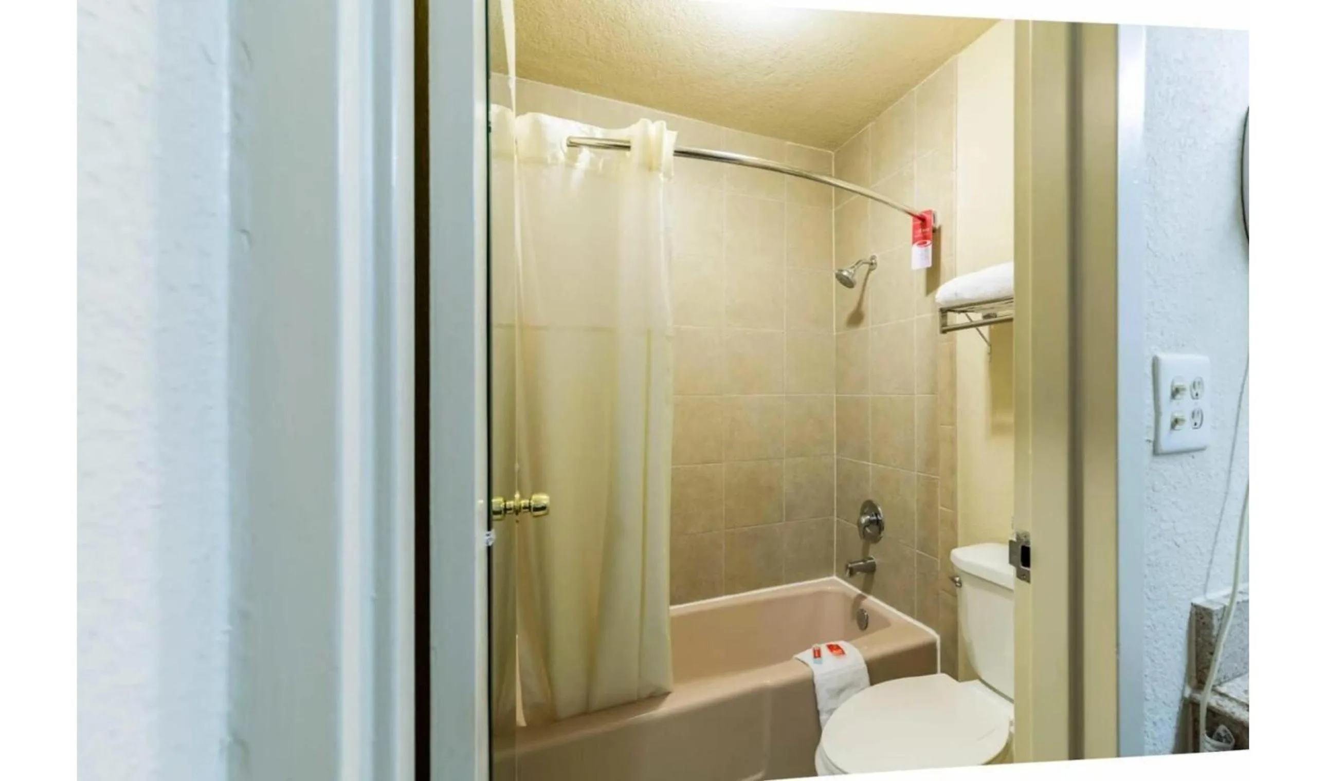 Bathroom in Regency Inn & Suites Houston East I 10