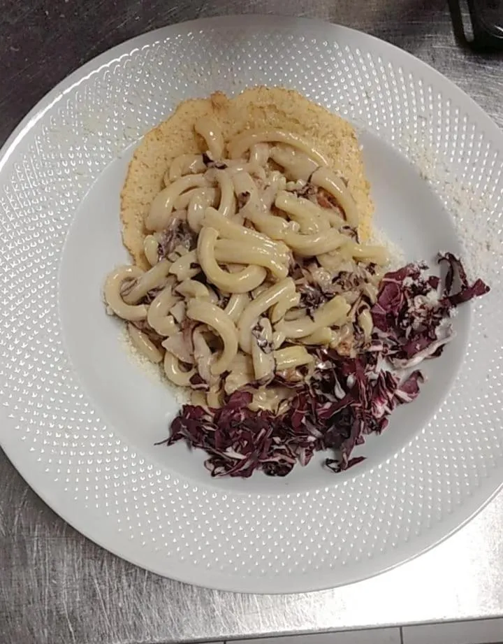 Restaurant/places to eat in Hotel Dream