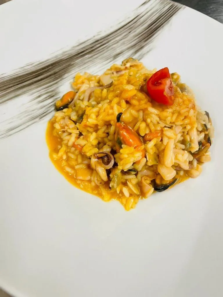 Restaurant/places to eat in Hotel Dream