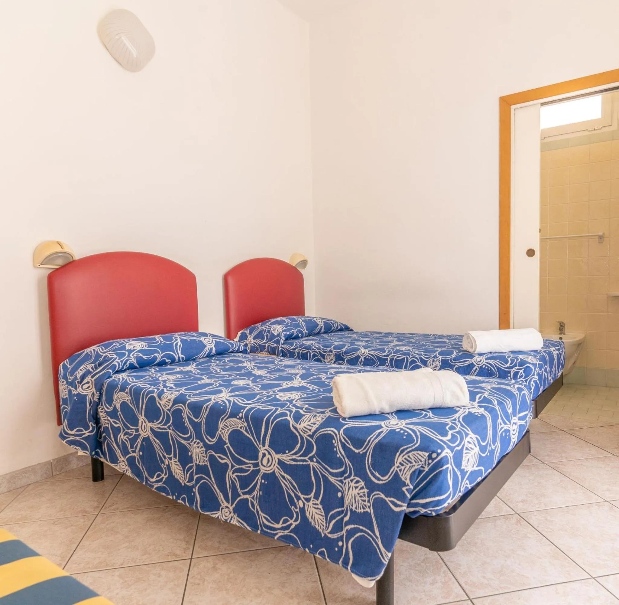 Photo of the whole room, Bed in Hotel Villa Isola