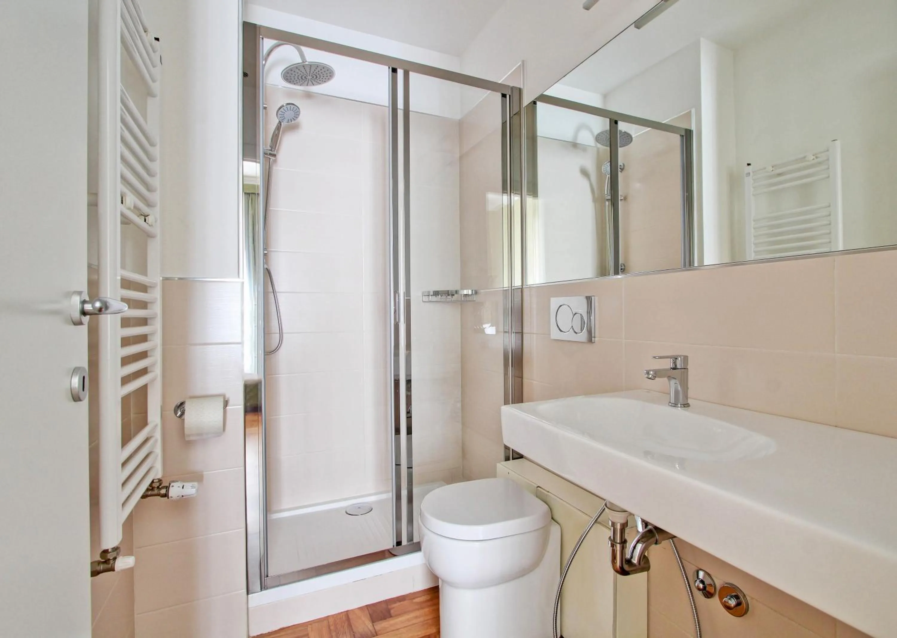 Bathroom in The river corner