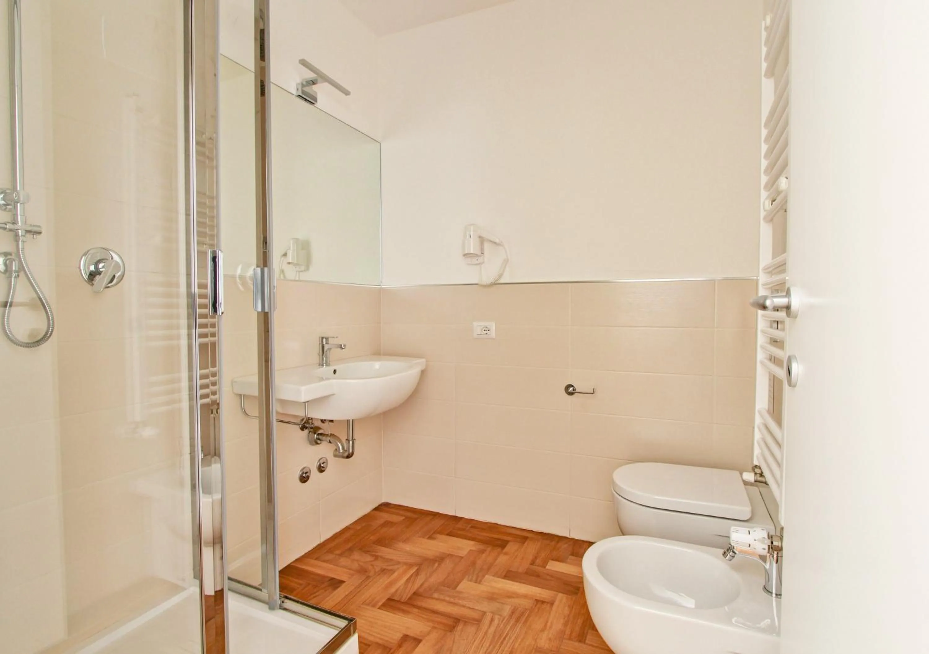 Bathroom in The river corner