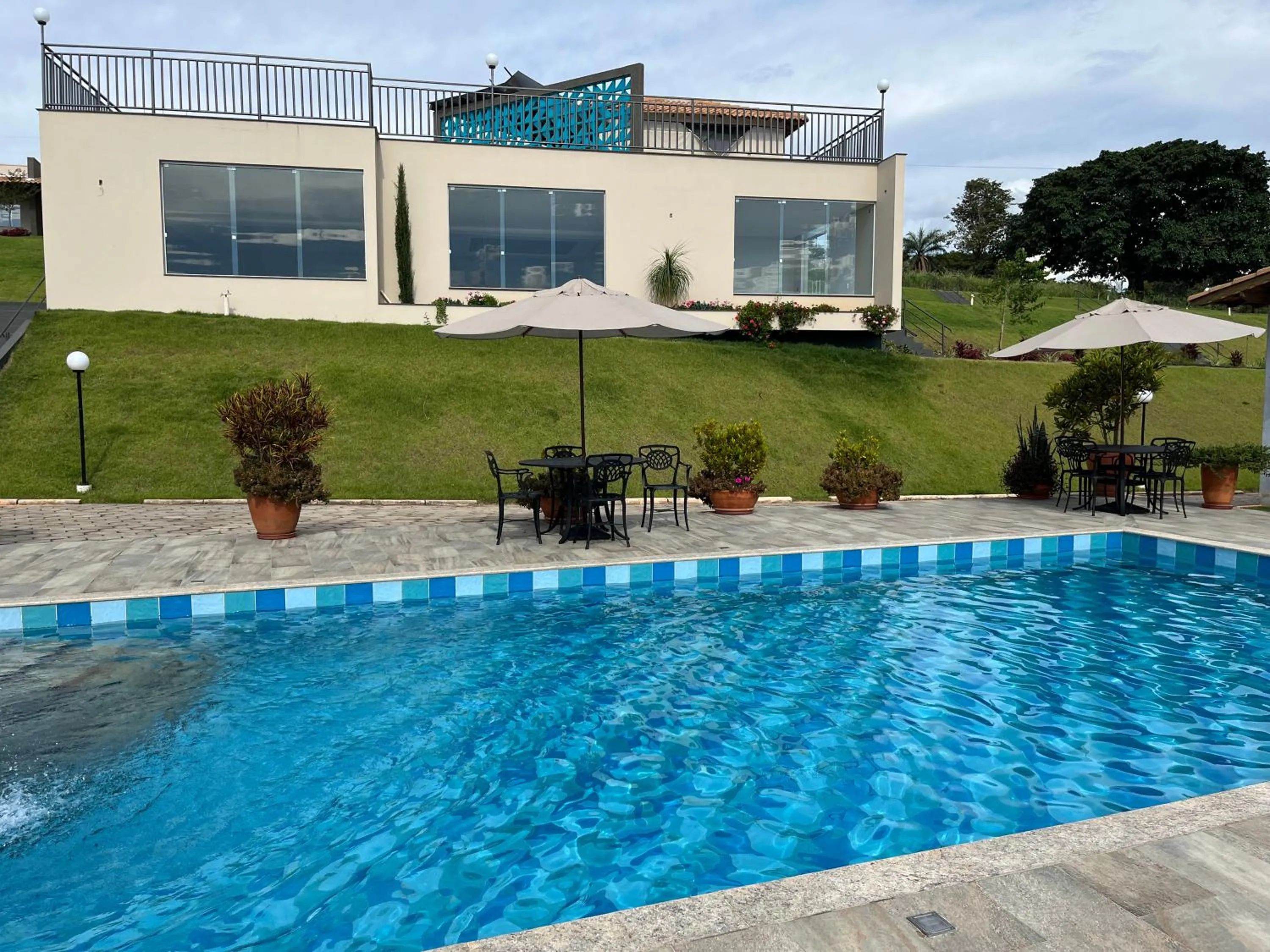 Swimming pool in Pousada Dona Tereza