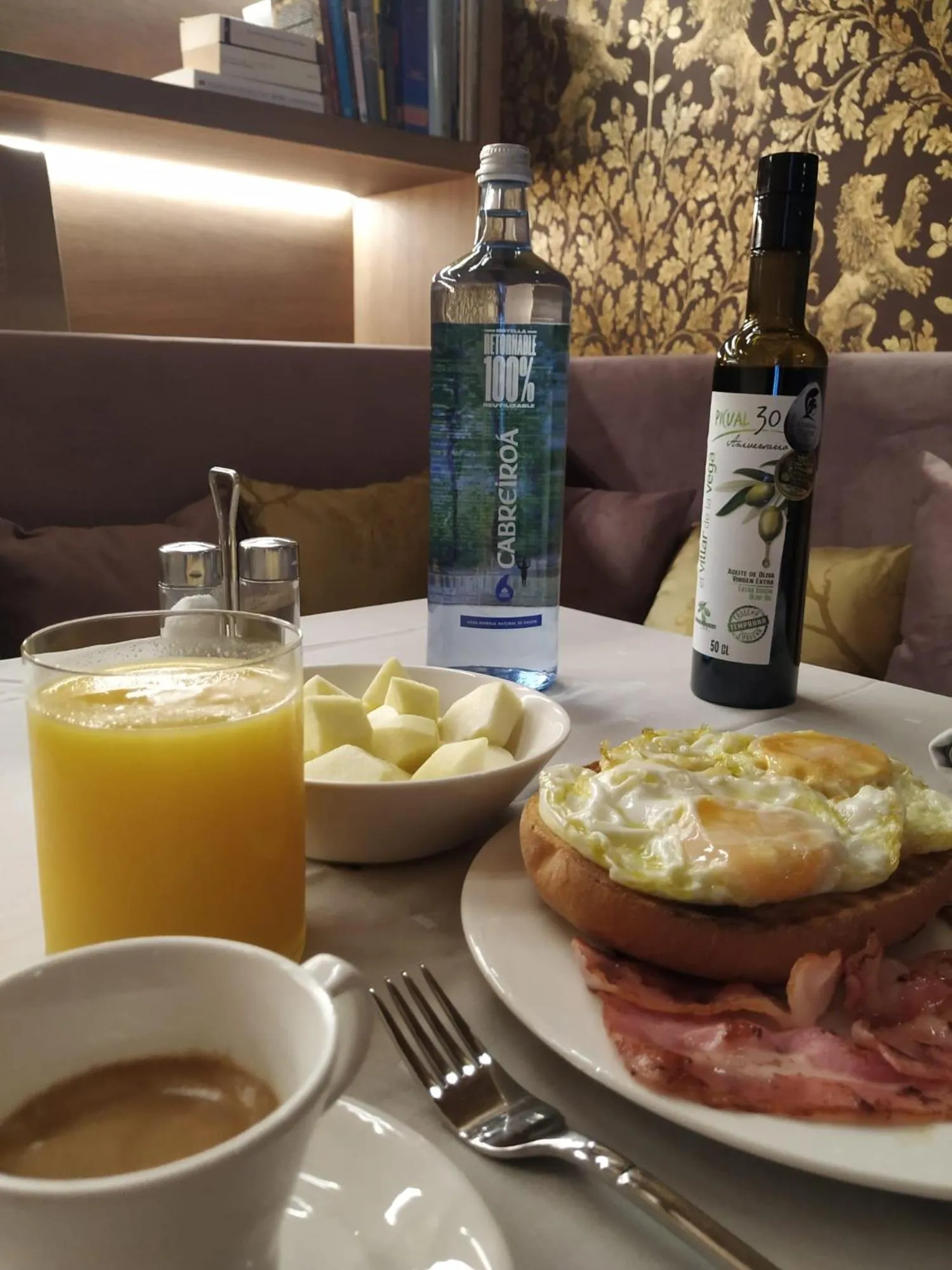 Breakfast in Casa del Cardenal