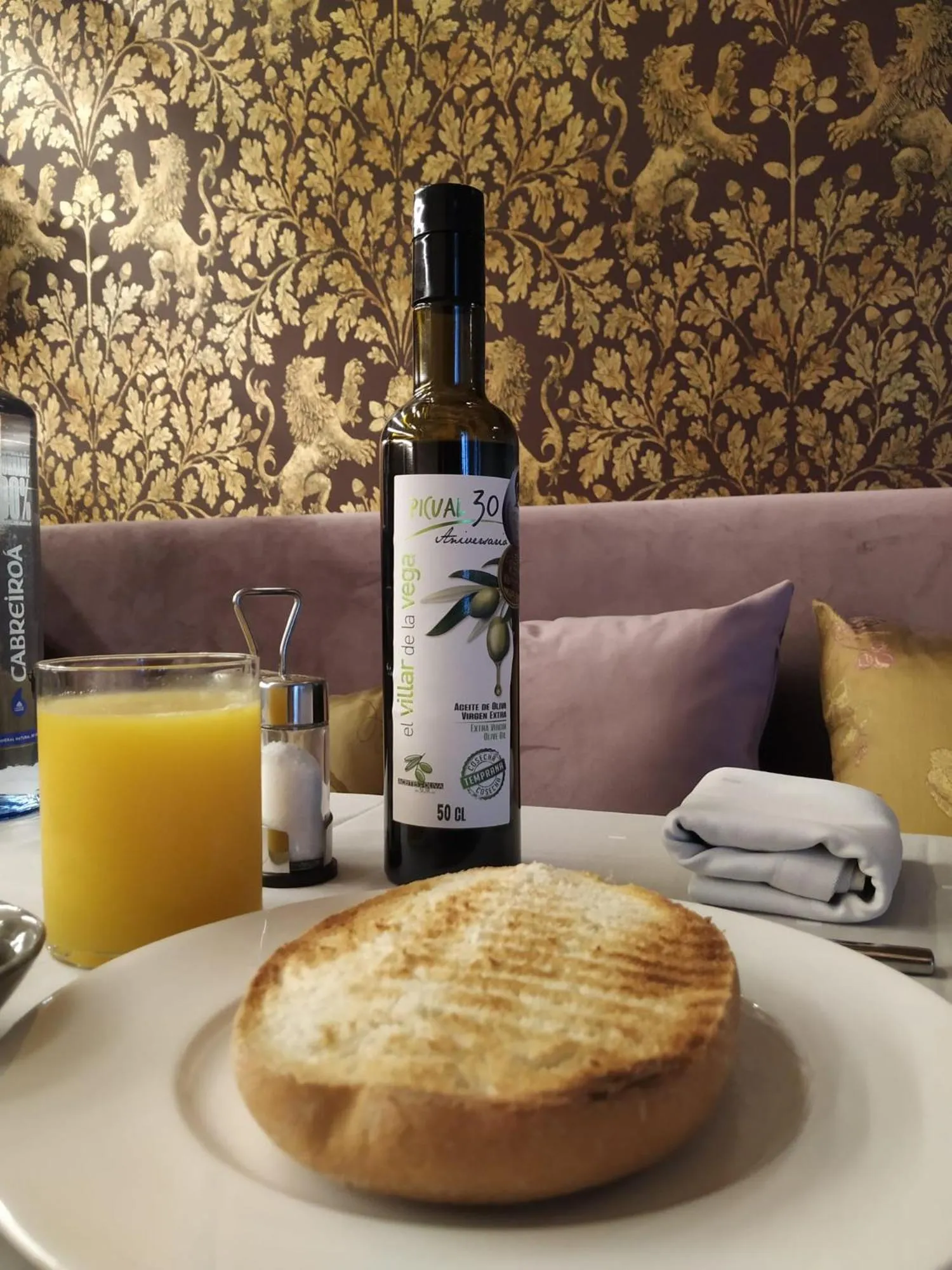 Breakfast in Casa del Cardenal