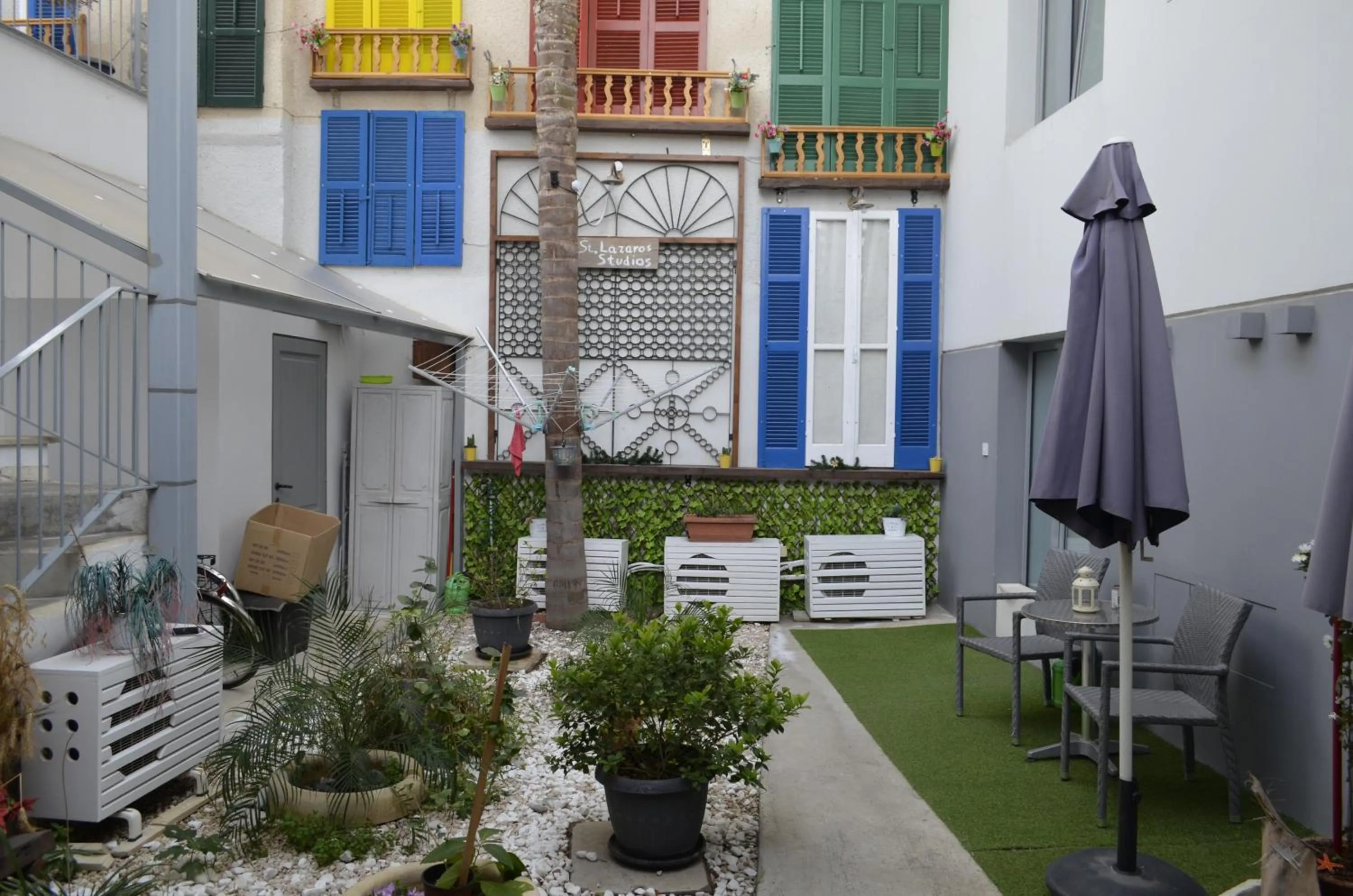 Area and facilities in St. Lazaros Studios