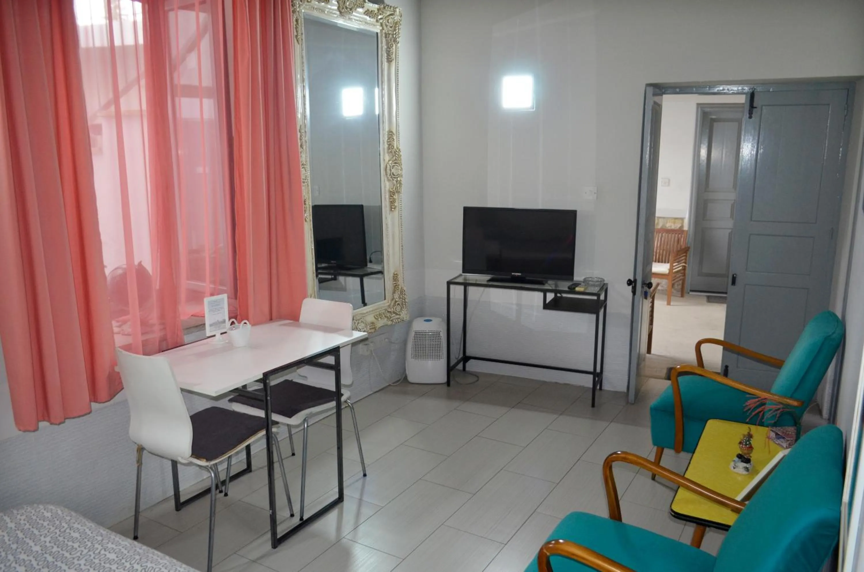 Photo of the whole room in St. Lazaros Studios