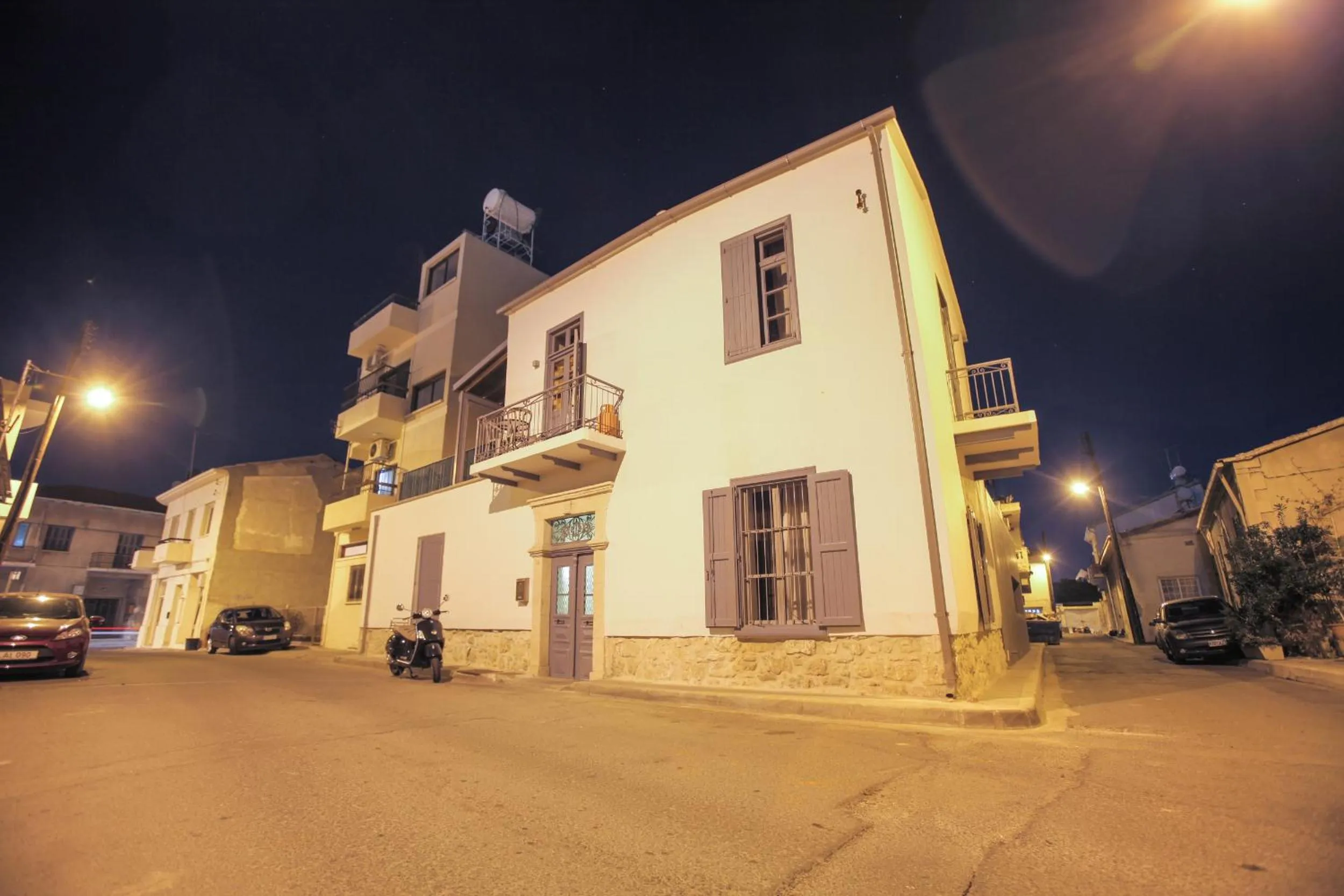 Facade/entrance in St. Lazaros Studios