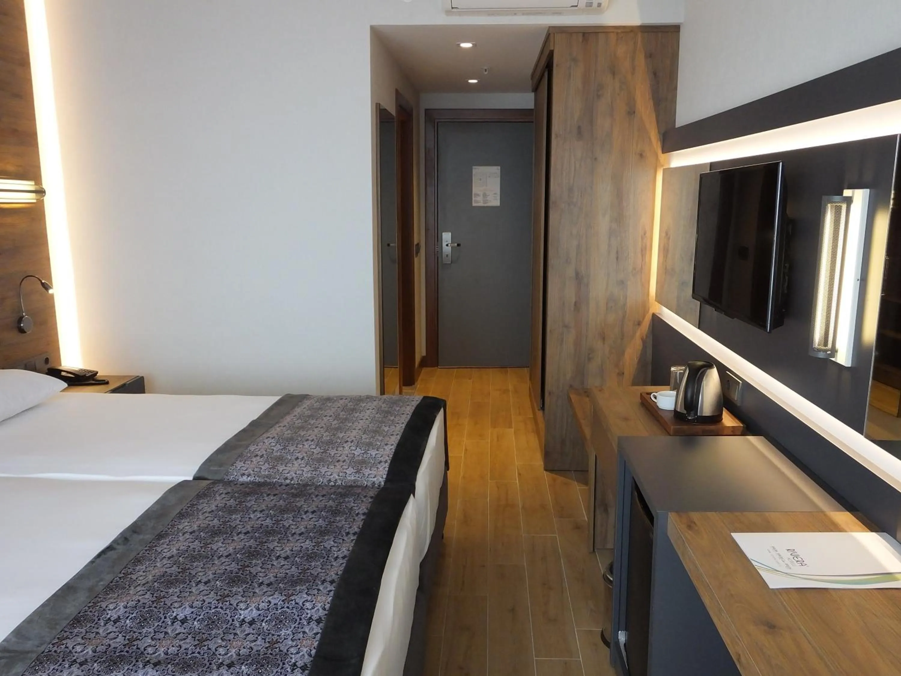 Photo of the whole room, Bed in Riviera Zen Hotel Adult Only