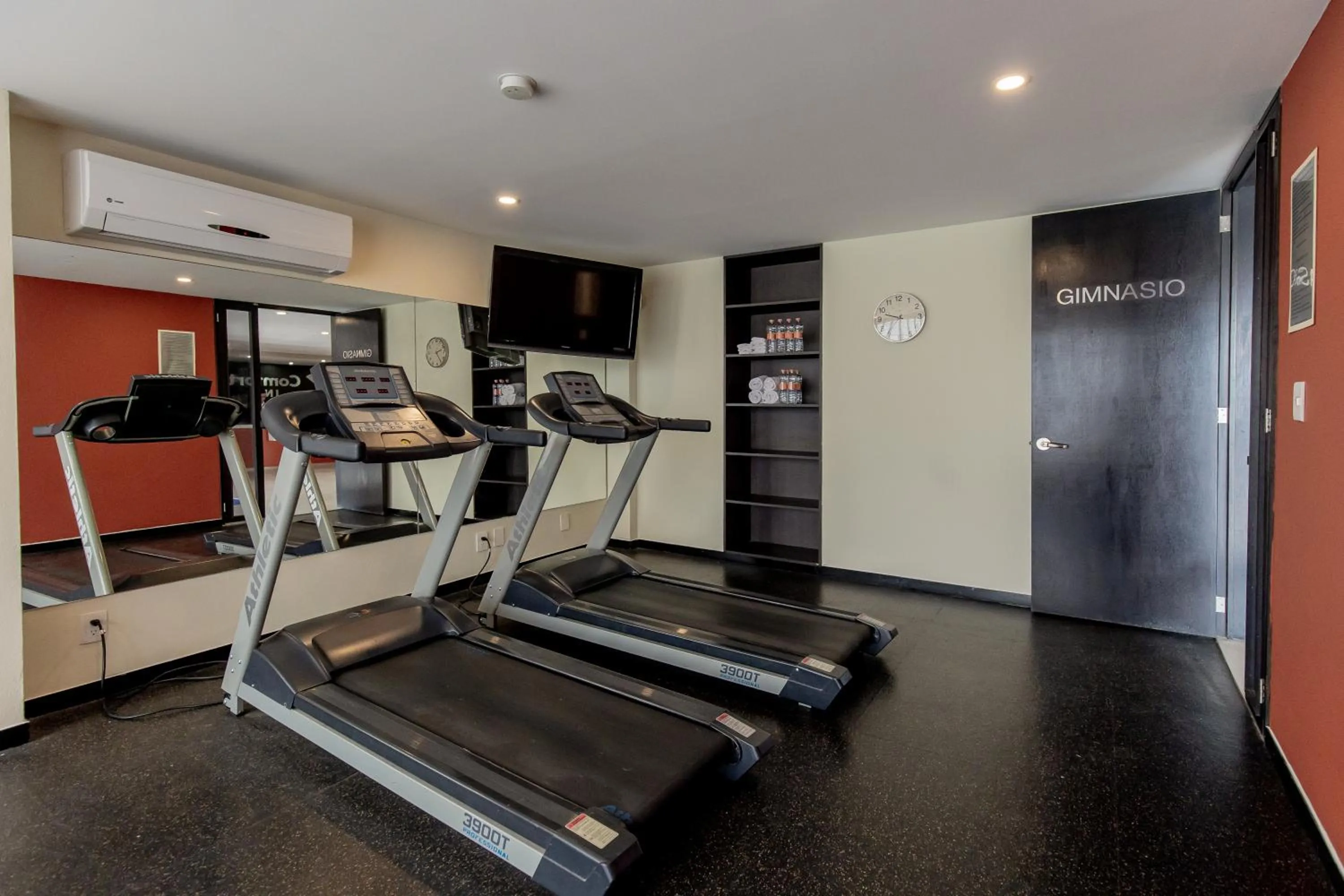 Fitness centre/facilities in Comfort Inn San Luis Potosi