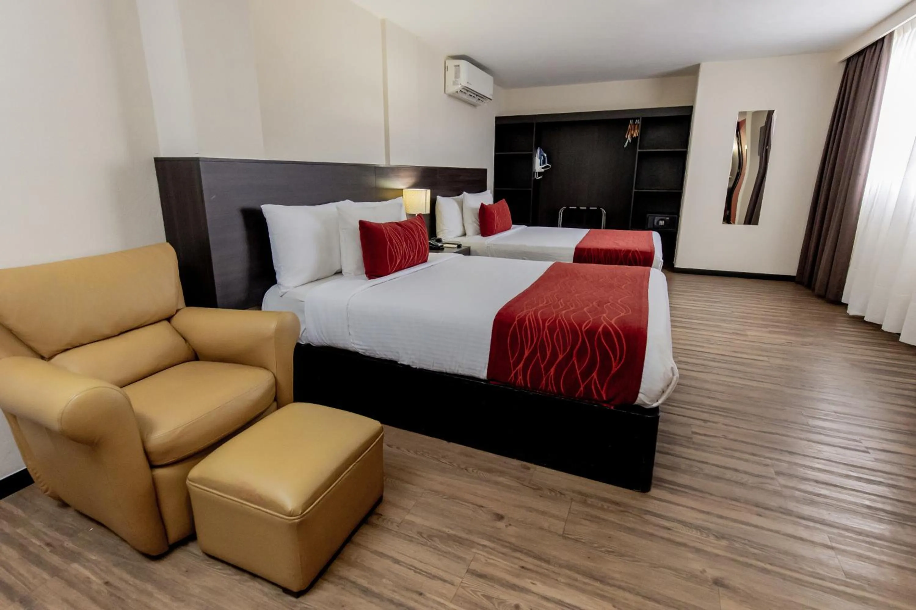 Bed in Comfort Inn San Luis Potosi