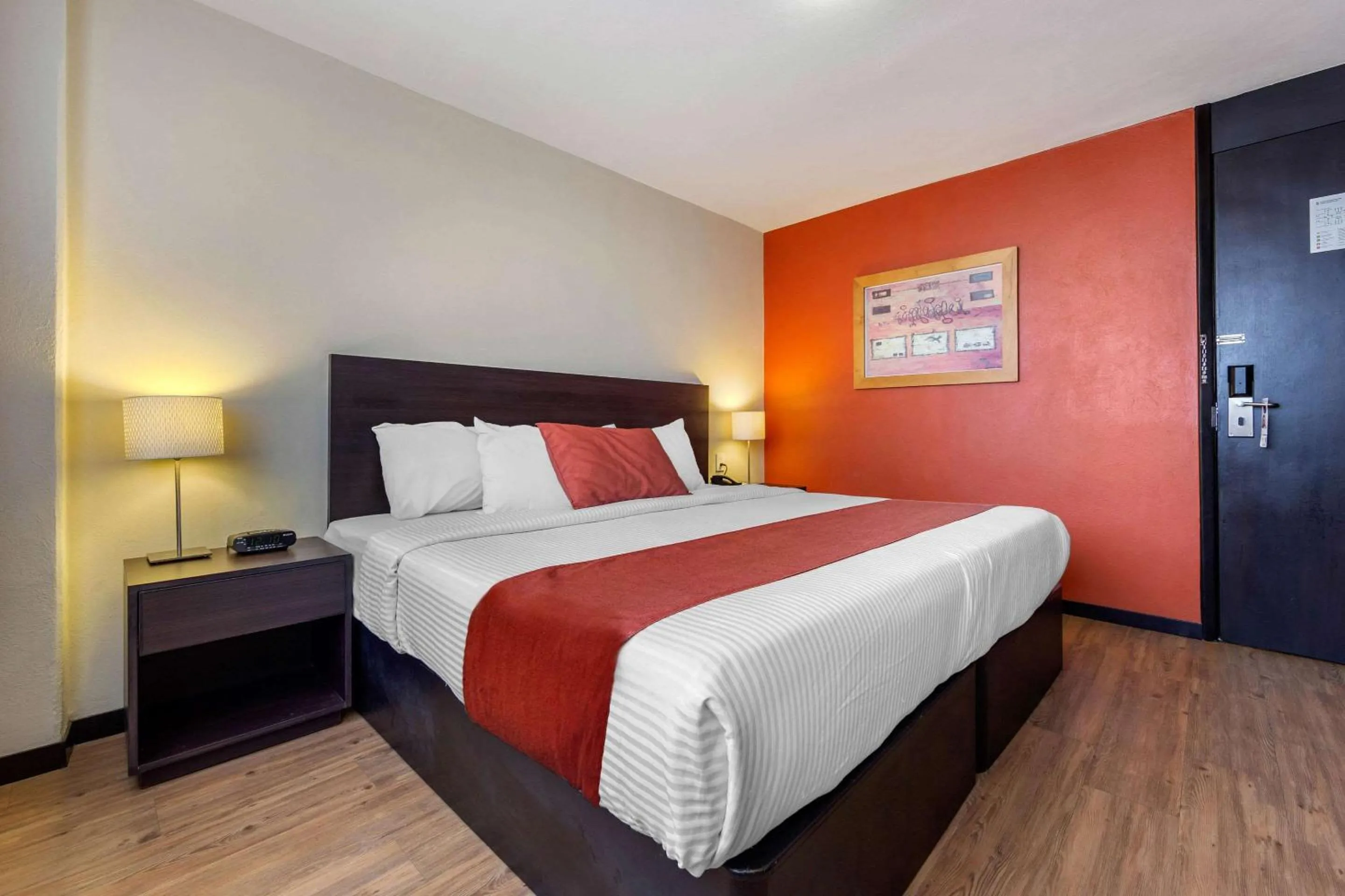 Bed in Comfort Inn San Luis Potosi