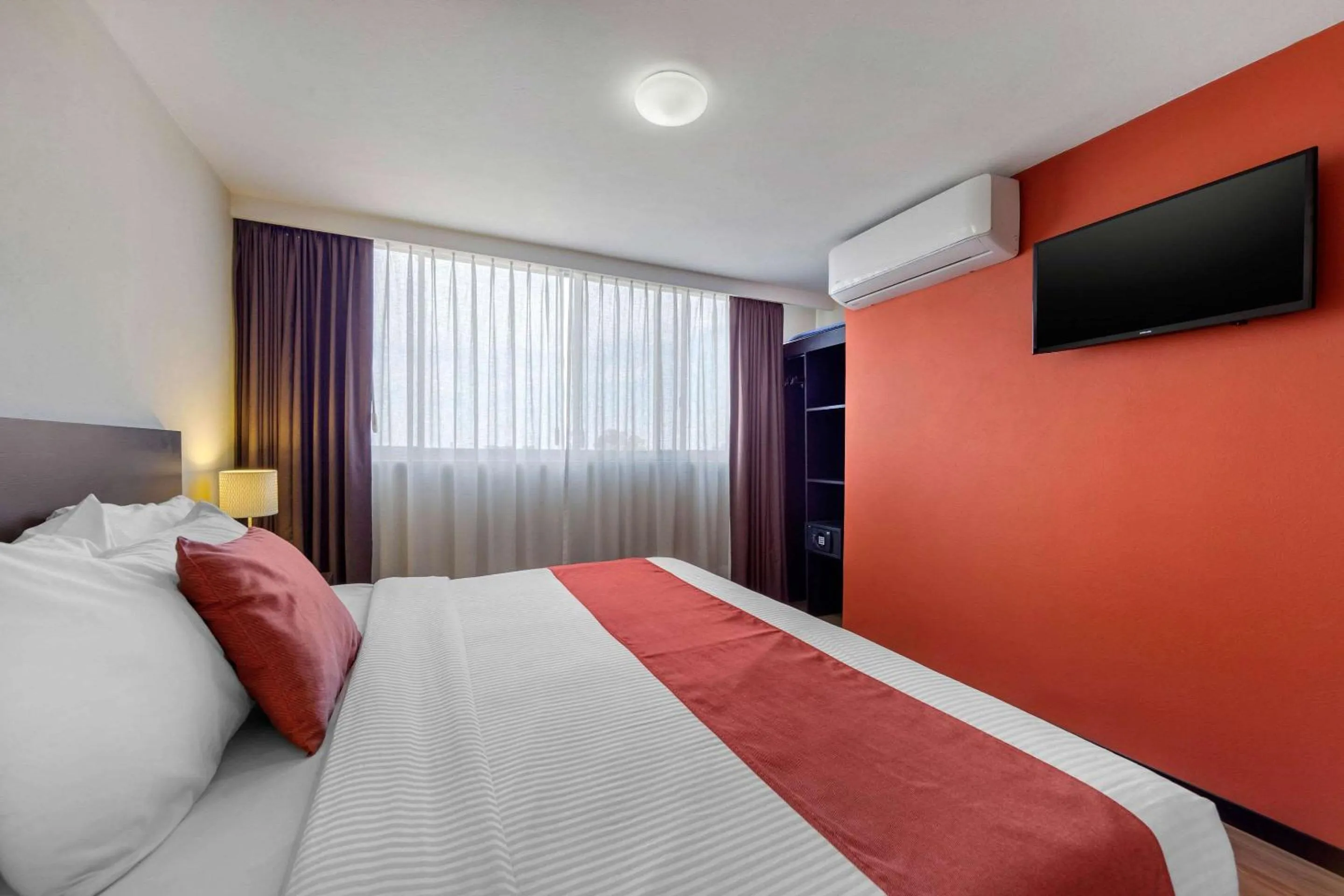 Bed in Comfort Inn San Luis Potosi