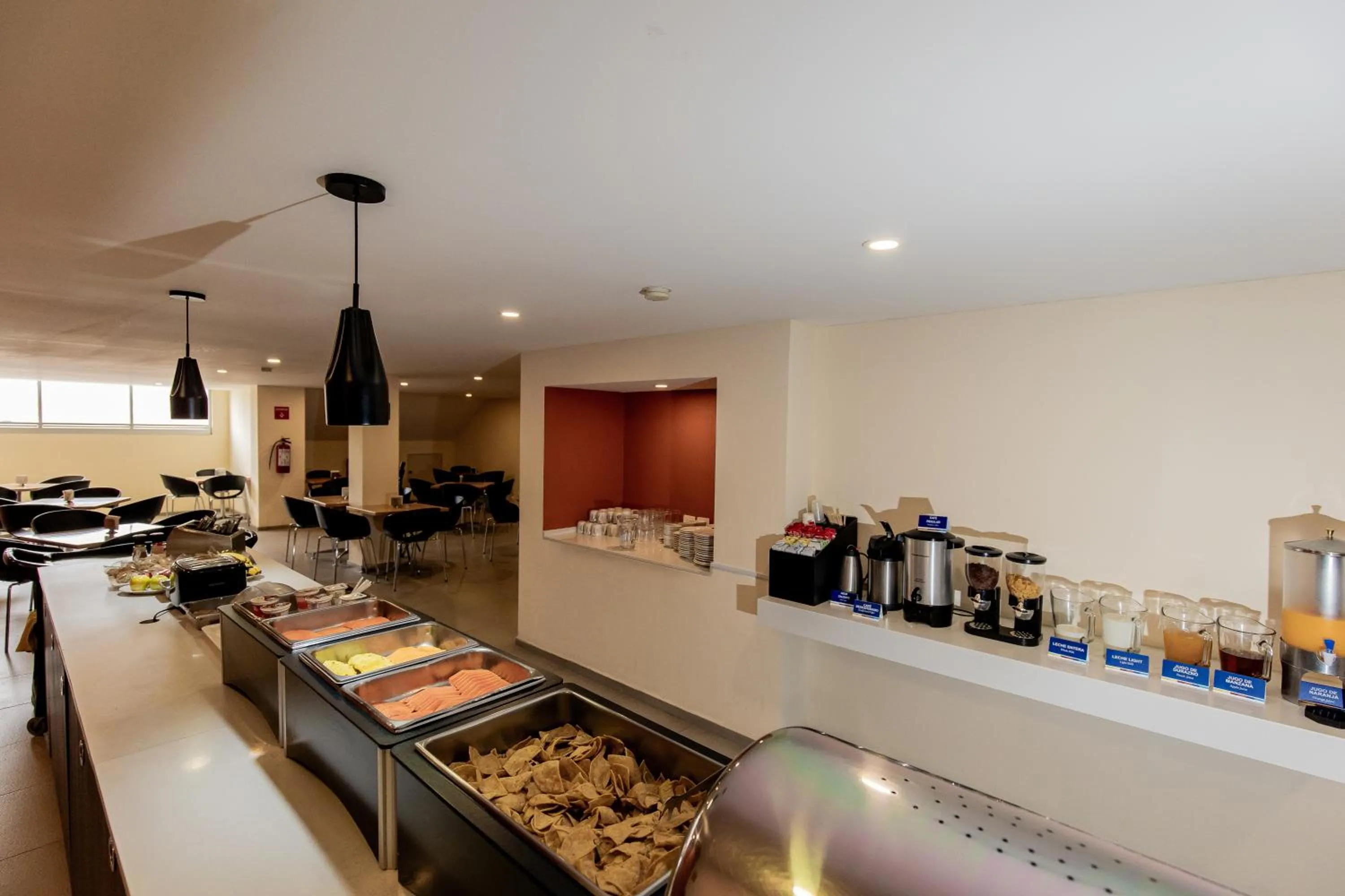 Dining area in Comfort Inn San Luis Potosi