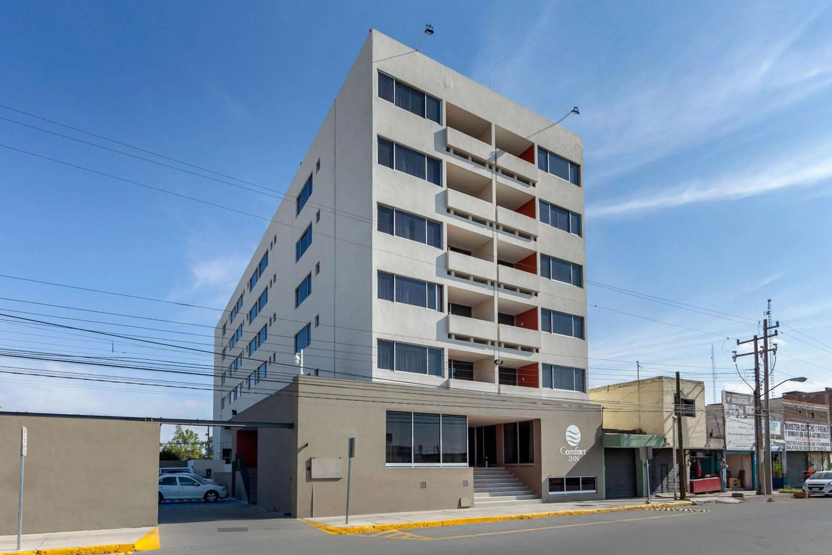 Property building in Comfort Inn San Luis Potosi