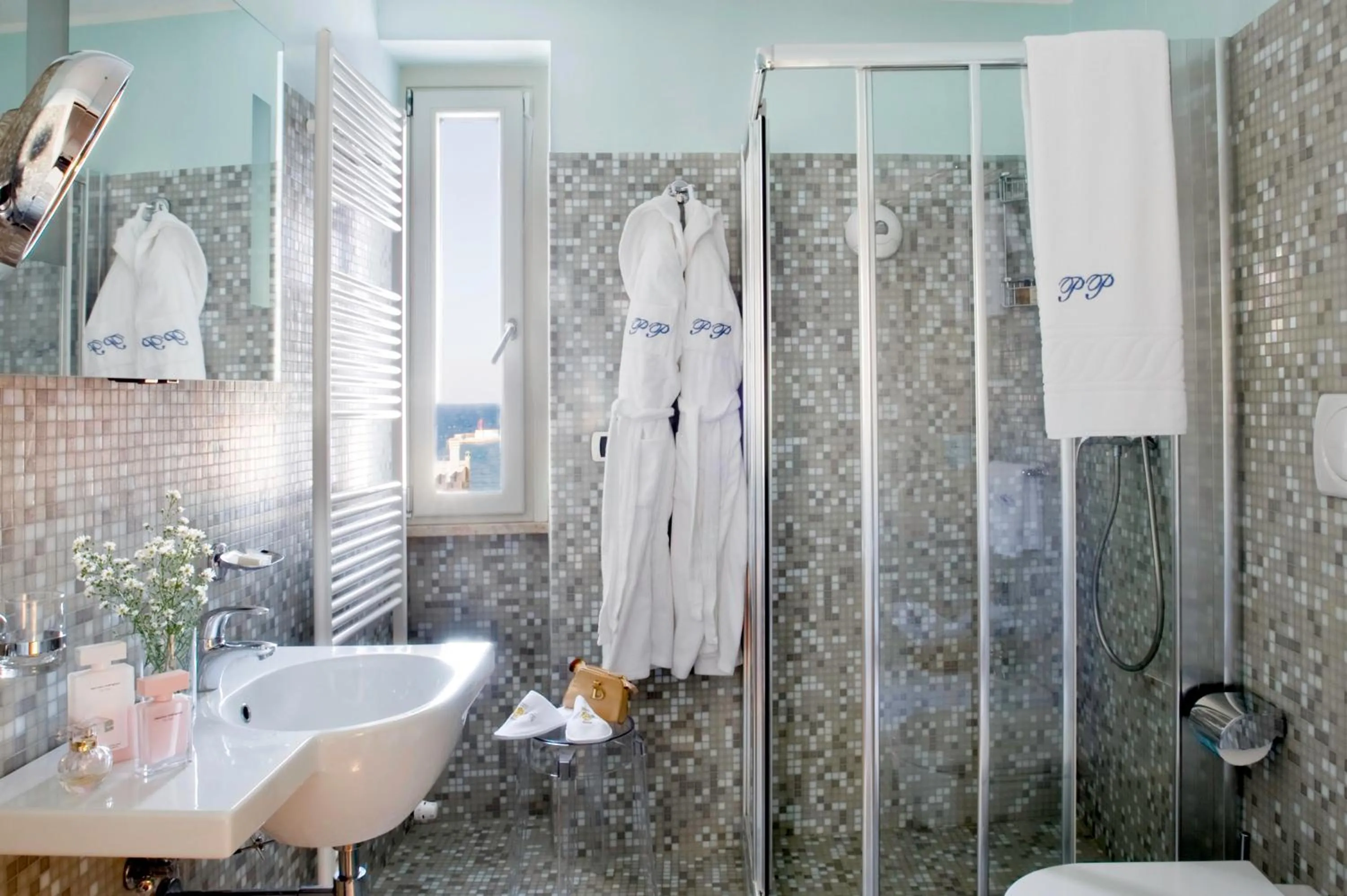 Shower in Hotel Palazzo Papaleo