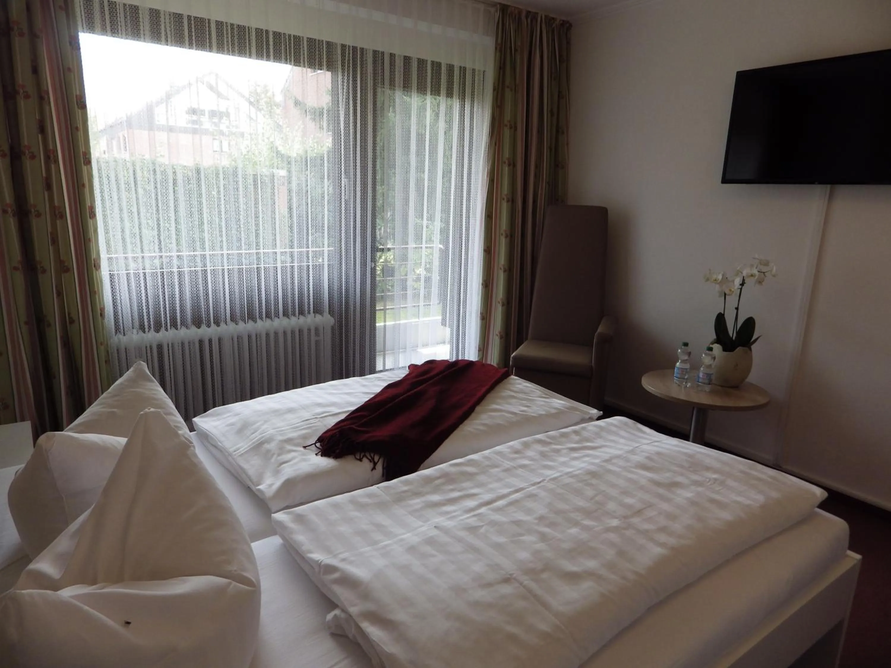 Photo of the whole room, Bed in Pension Haus Heitzig