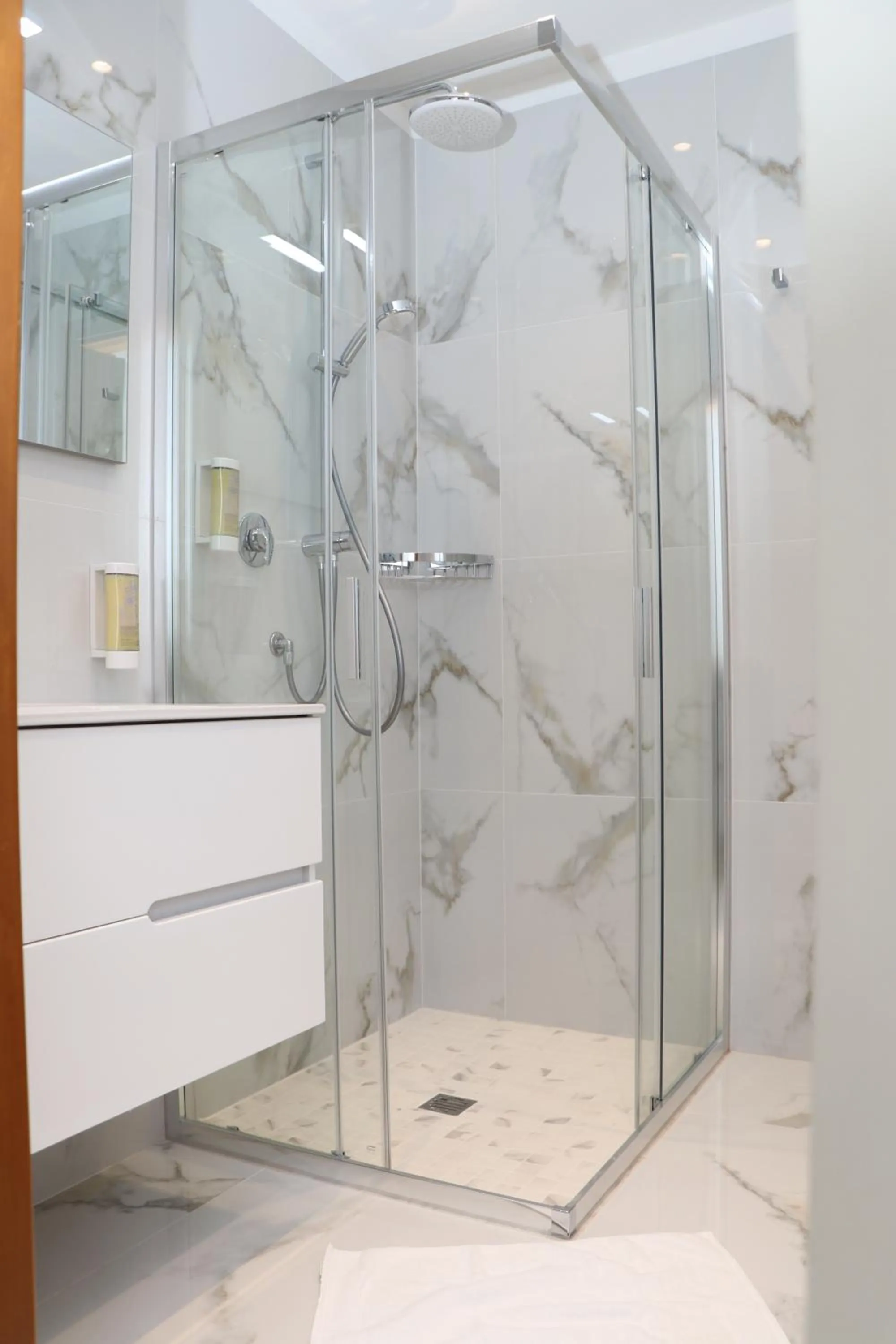 Bathroom in Hotel Edward