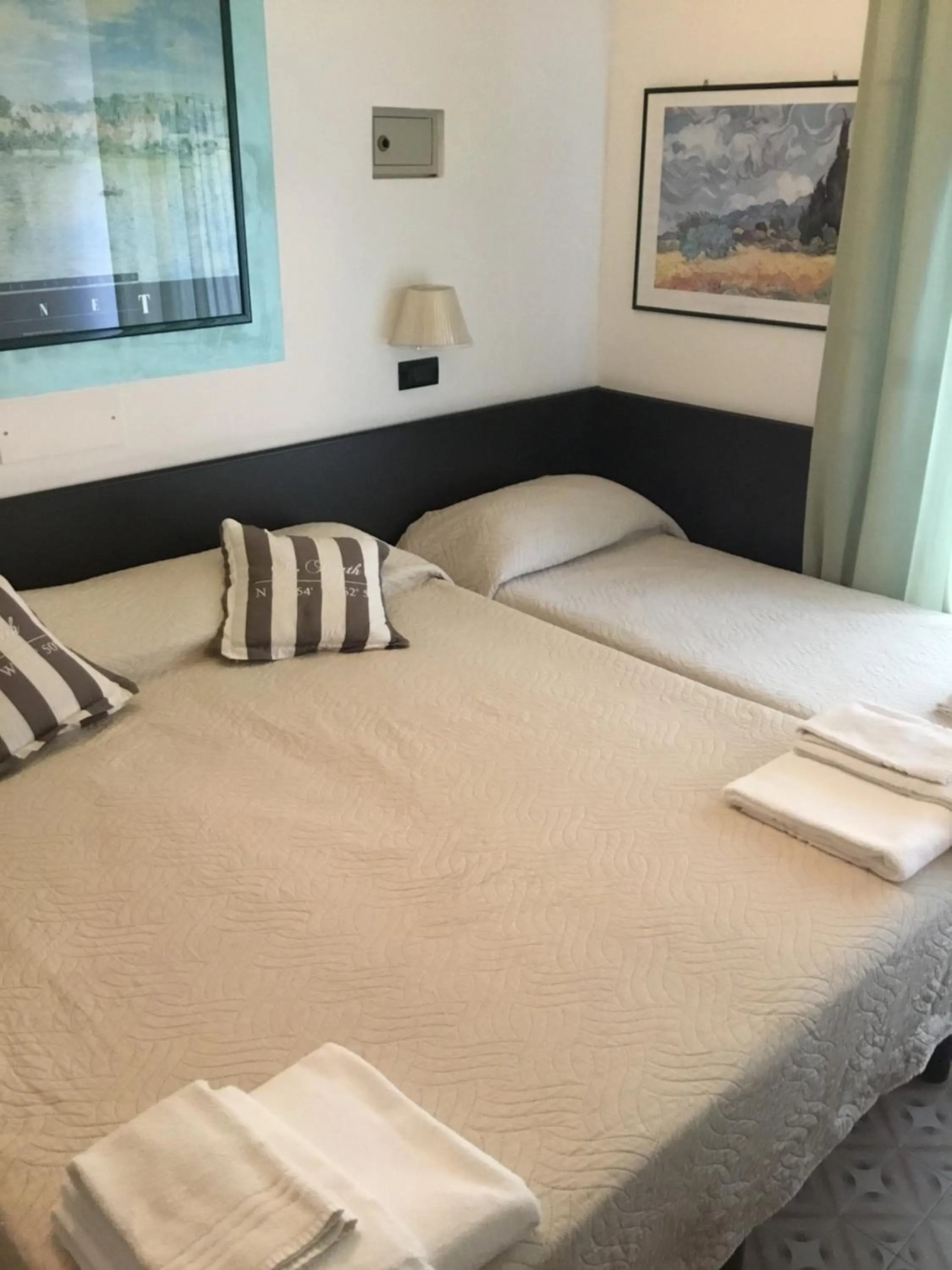 Bed in SI Rimini Hotel