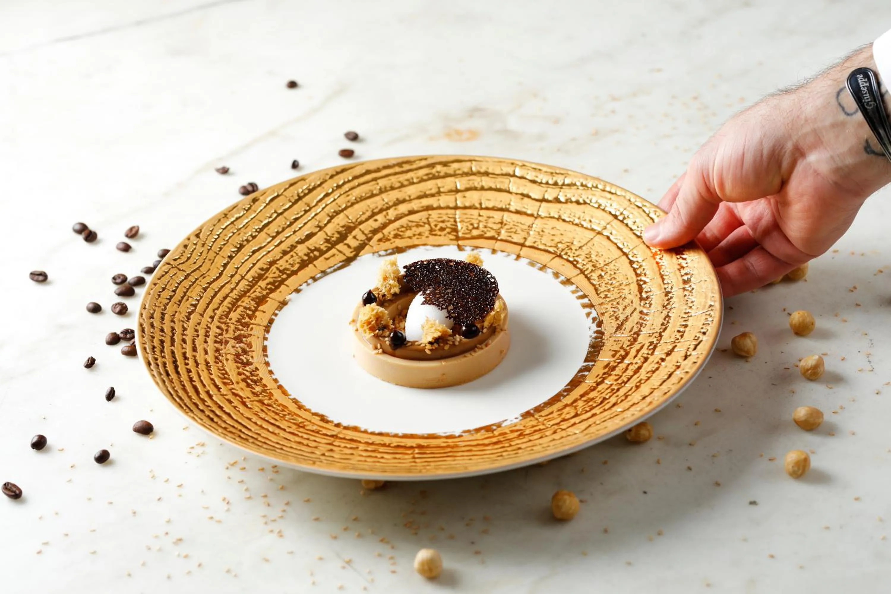 Restaurant/places to eat in Hotel Residence