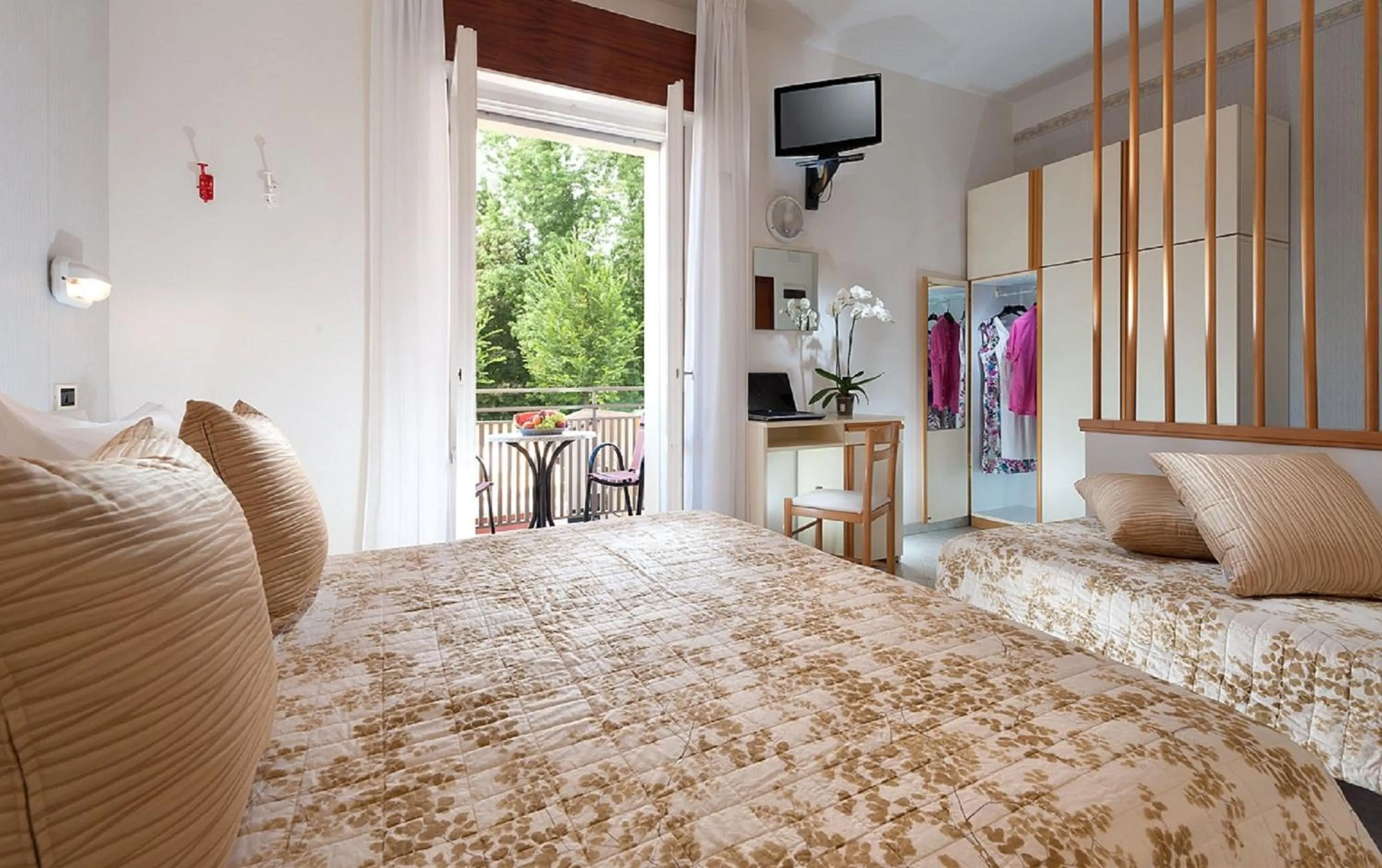 Bedroom, Bed in Hotel Lina