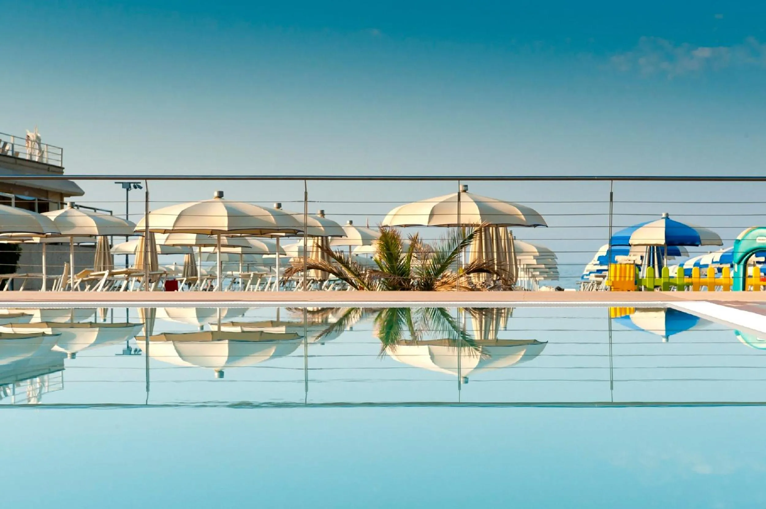 Swimming pool in Hotel Lina