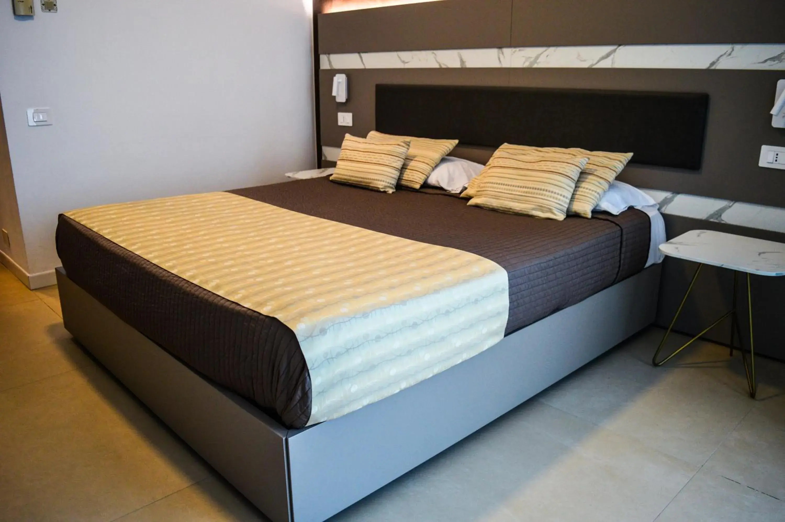 Superior Double Room with Balcony in Mediterranea Hotel & Convention Center Superior Double Room with Balcony in Mediterranea Hotel & Convention Center