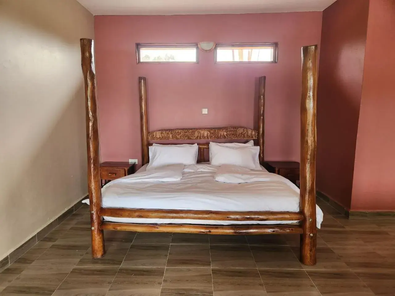 Deluxe Double or Twin Room with River View in Ishasha Pride Lodge Deluxe Double or Twin Room with River View in Ishasha Pride Lodge