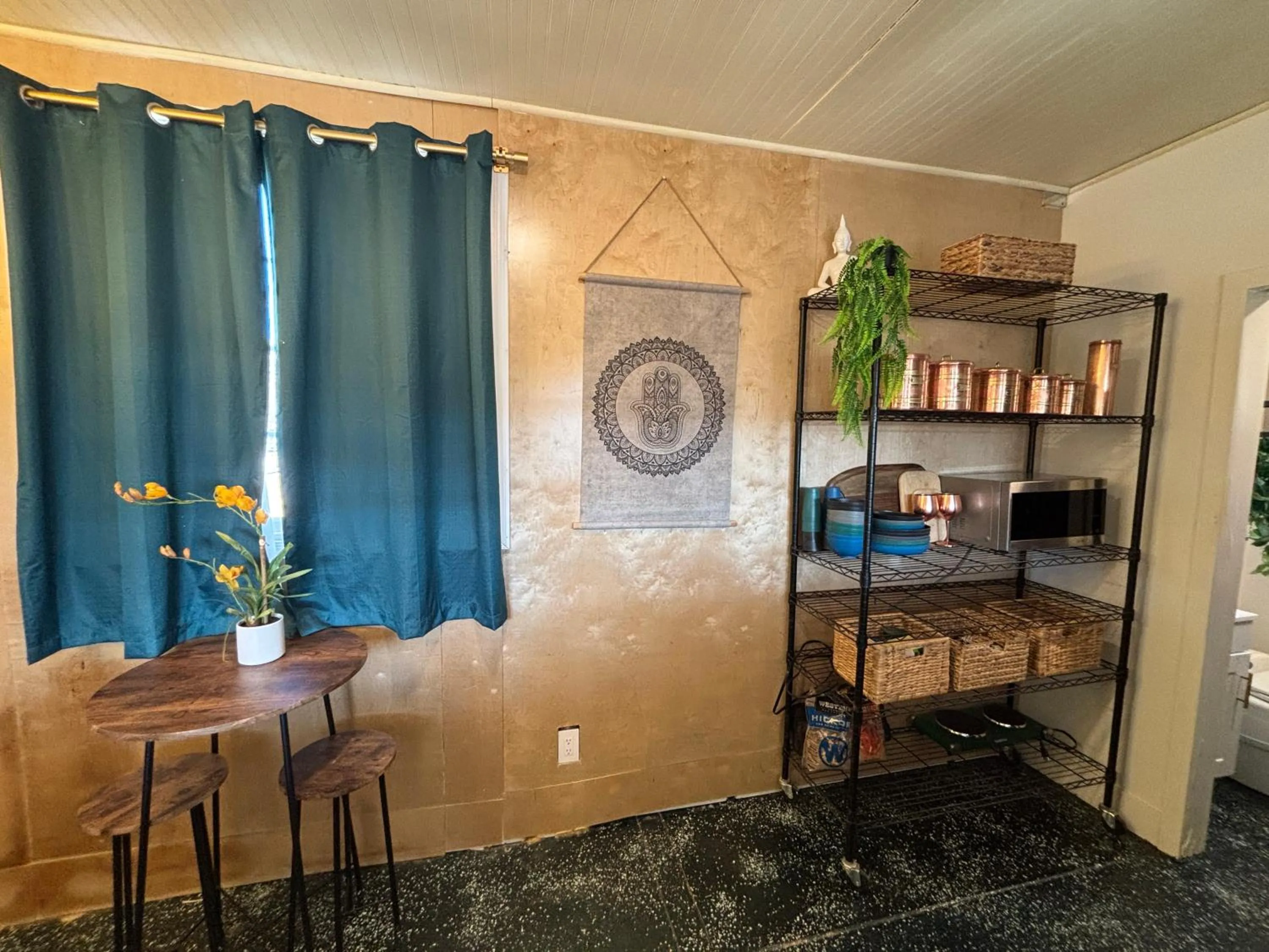 Kitchen or kitchenette in Sage Desert Dreams