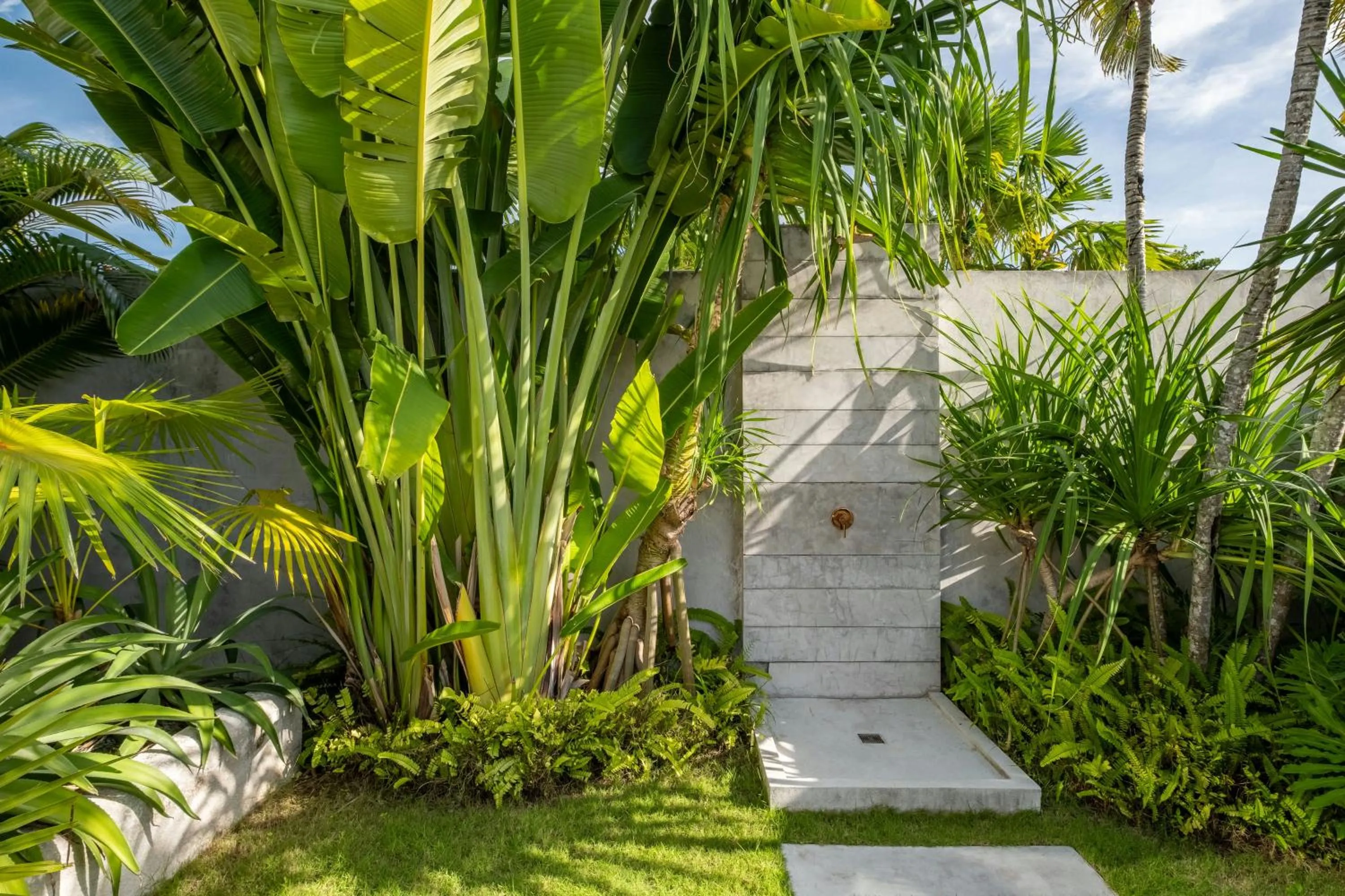 Day in Concrete Retreat Umalas