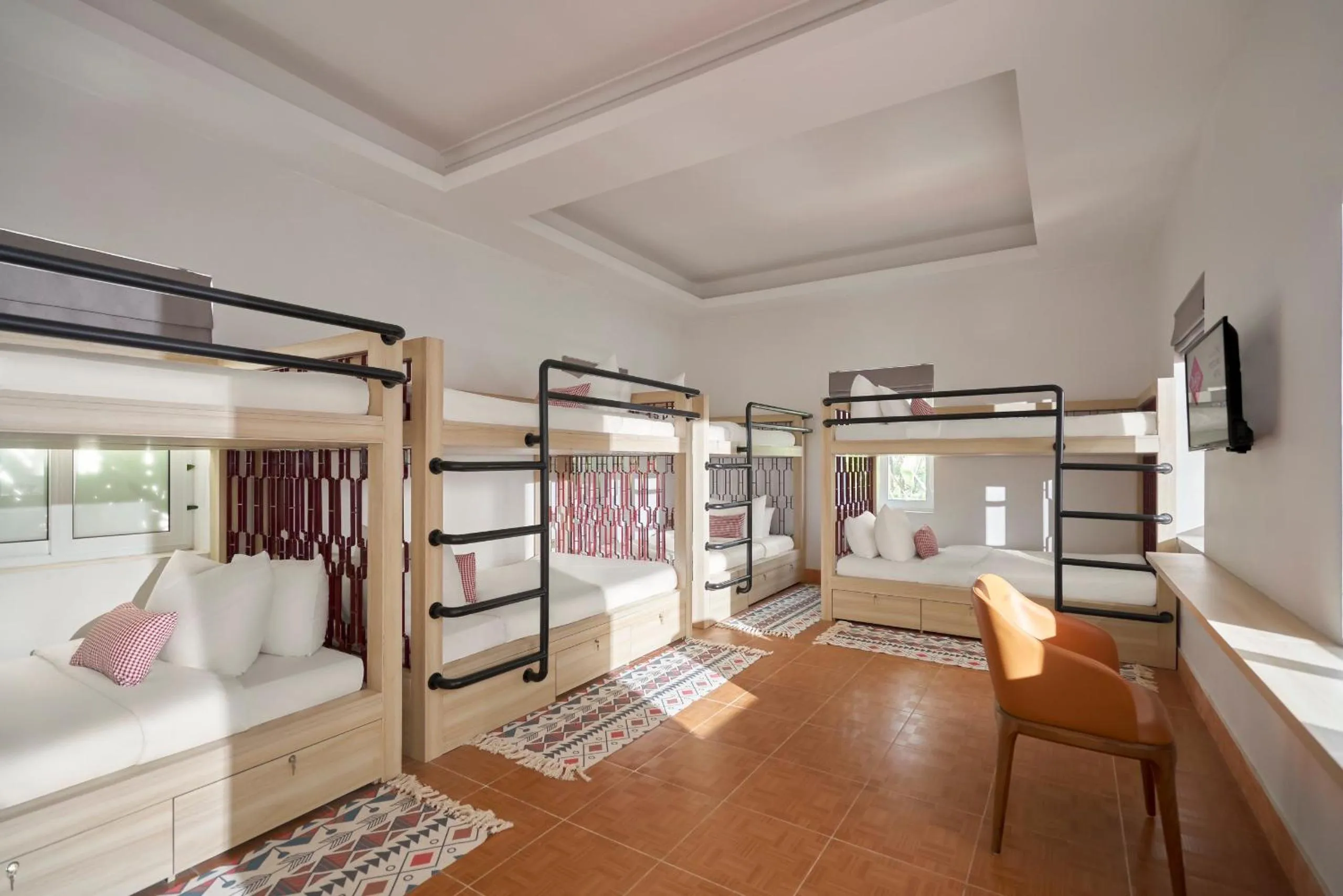 bunk bed, Bed in The Postcard Hotel