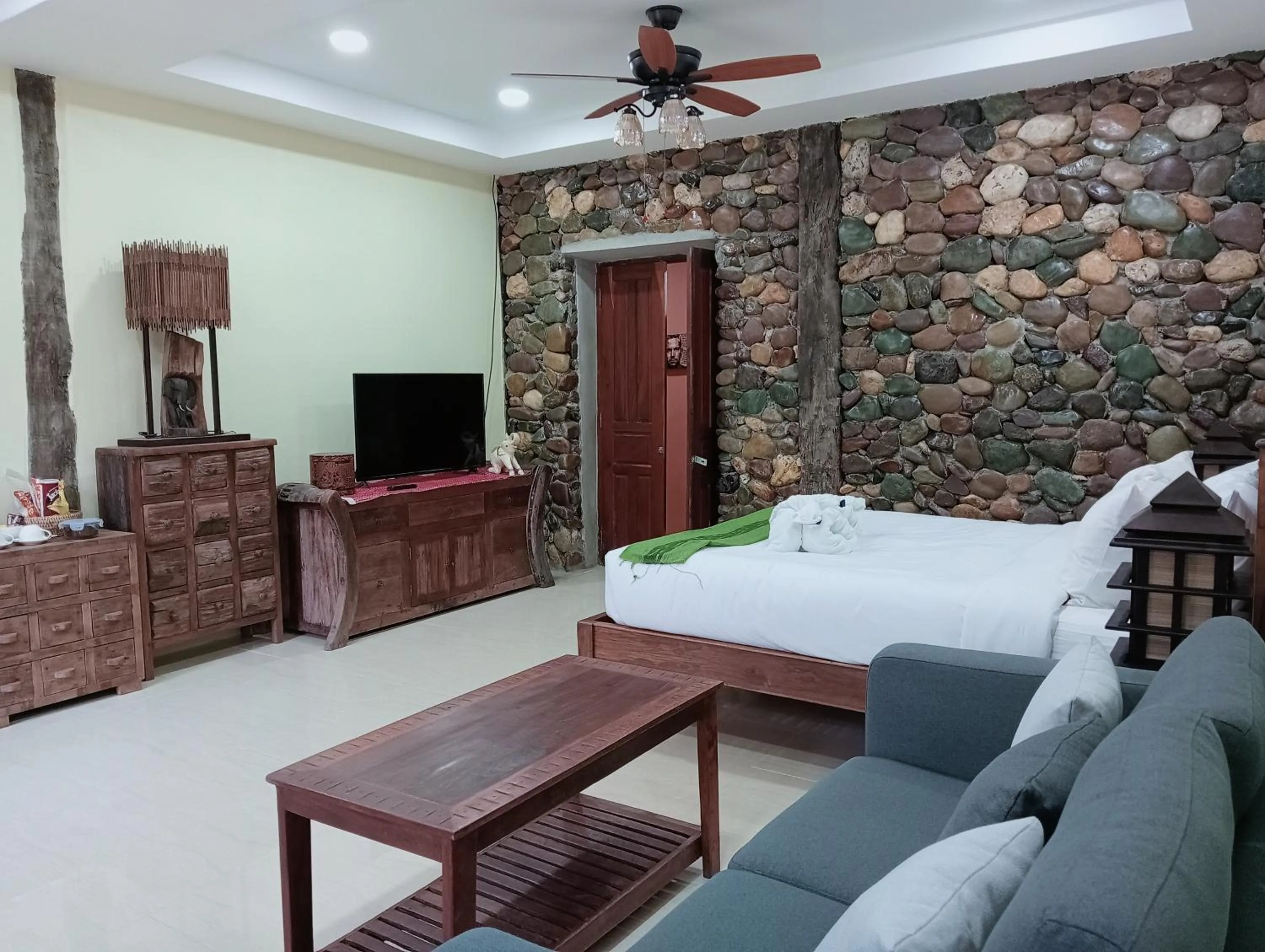 Bed in On The Mekong Resort