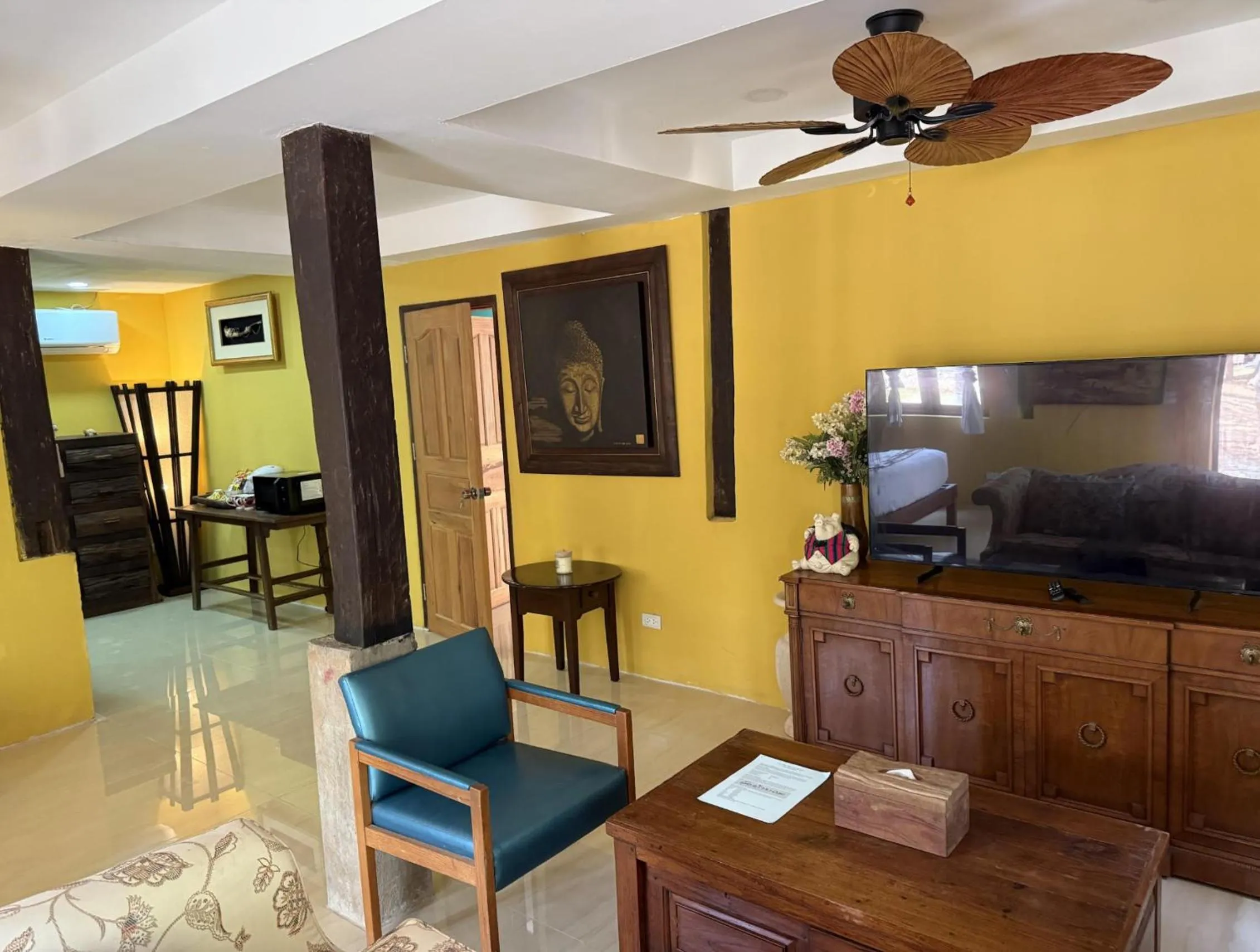 Living room in On The Mekong Resort