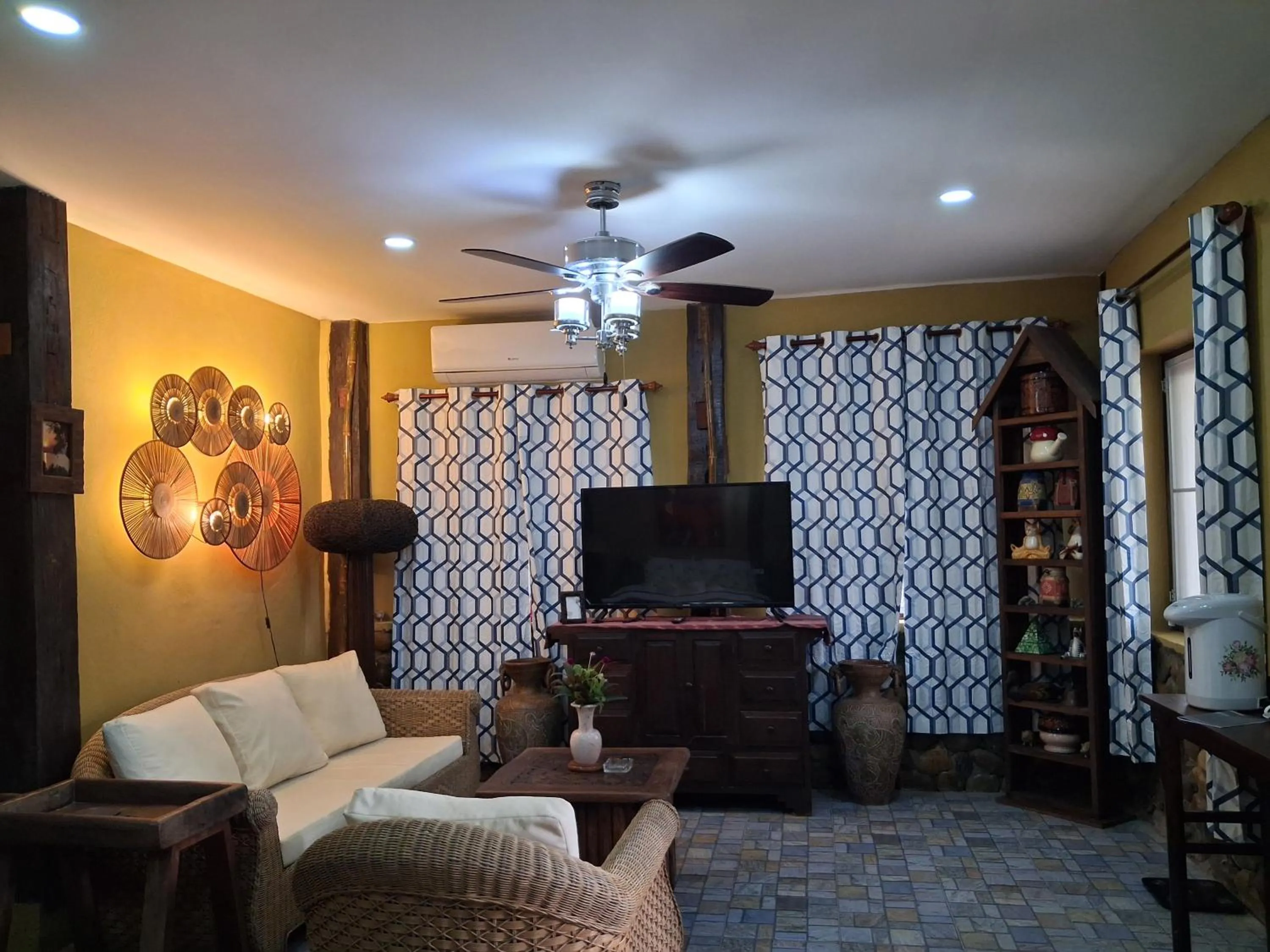 TV and multimedia in On The Mekong Resort