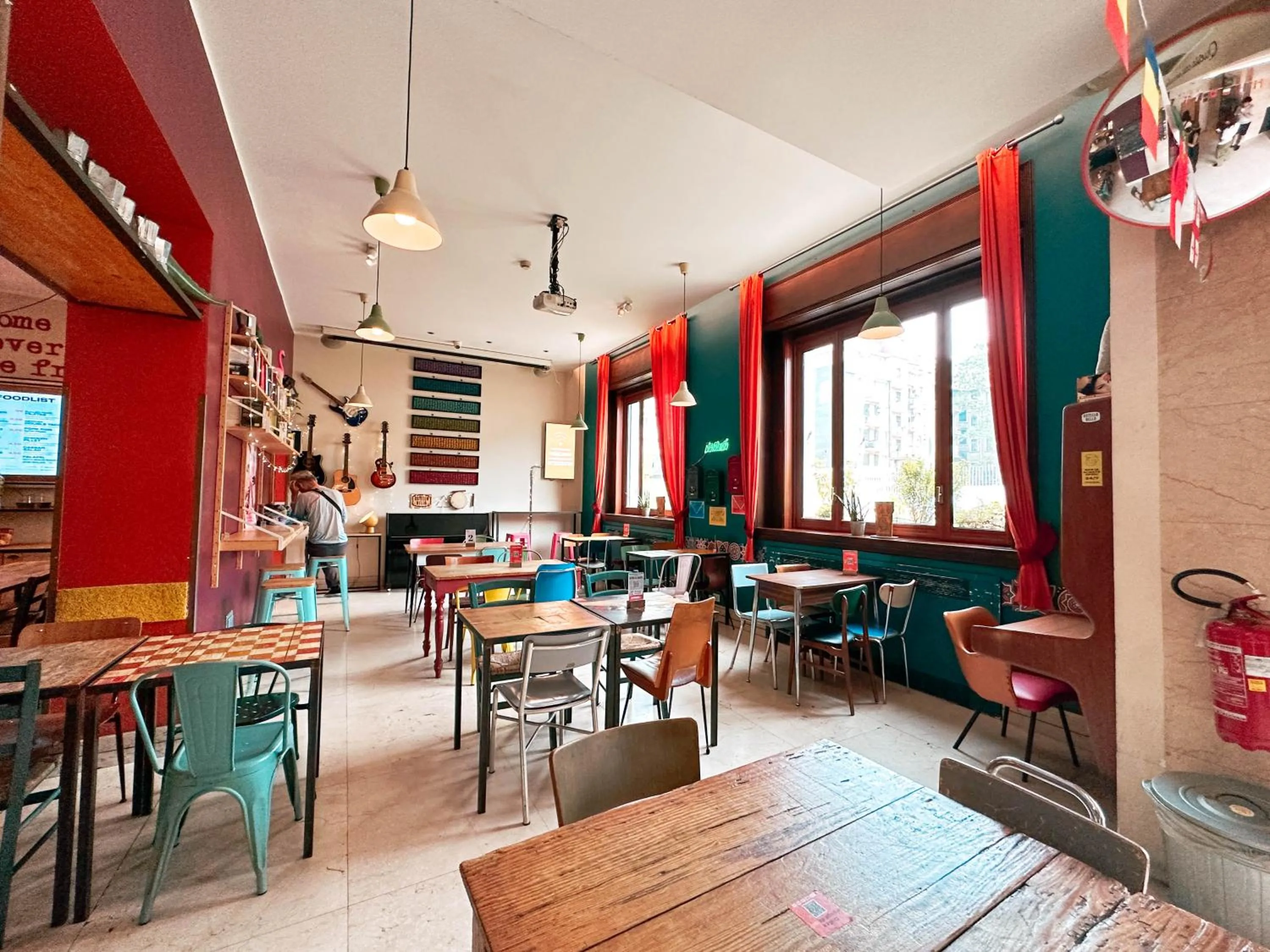 Seating area in Ostello Bello Milano Centrale