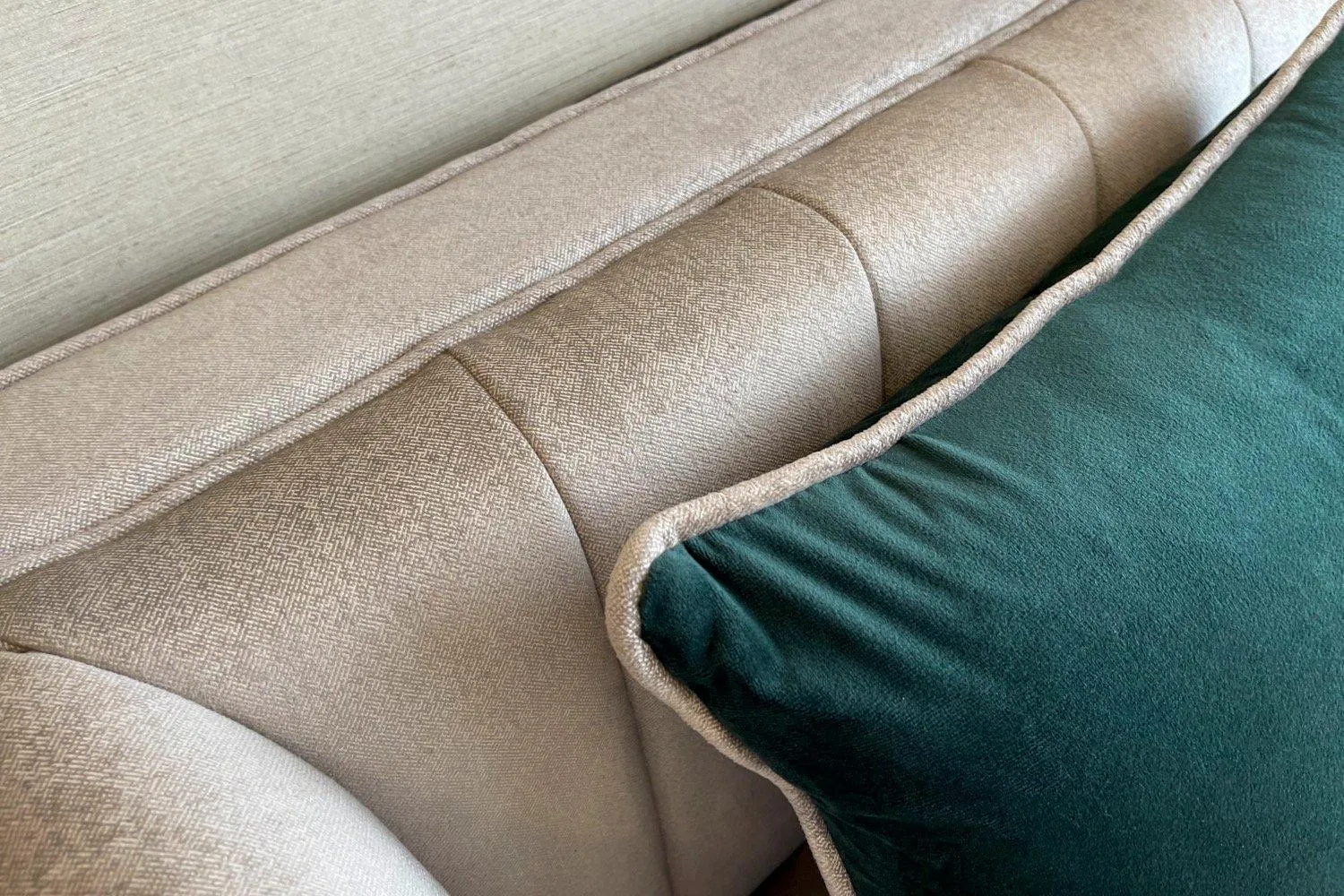 Living room in The Elysium Prațumnak Pattaya - By SHG