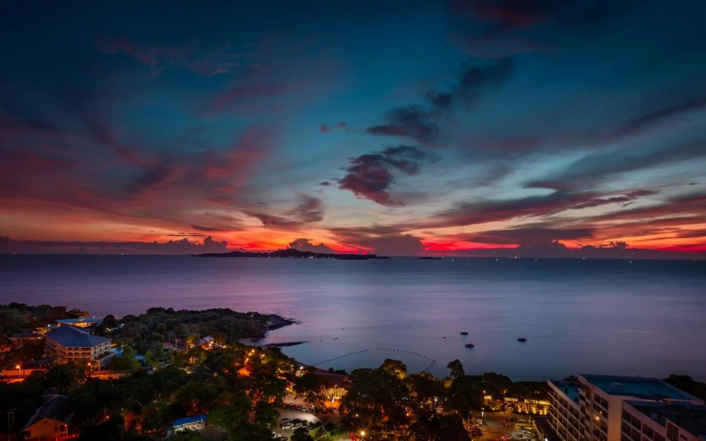 Sunset in The Elysium Prațumnak Pattaya - By SHG