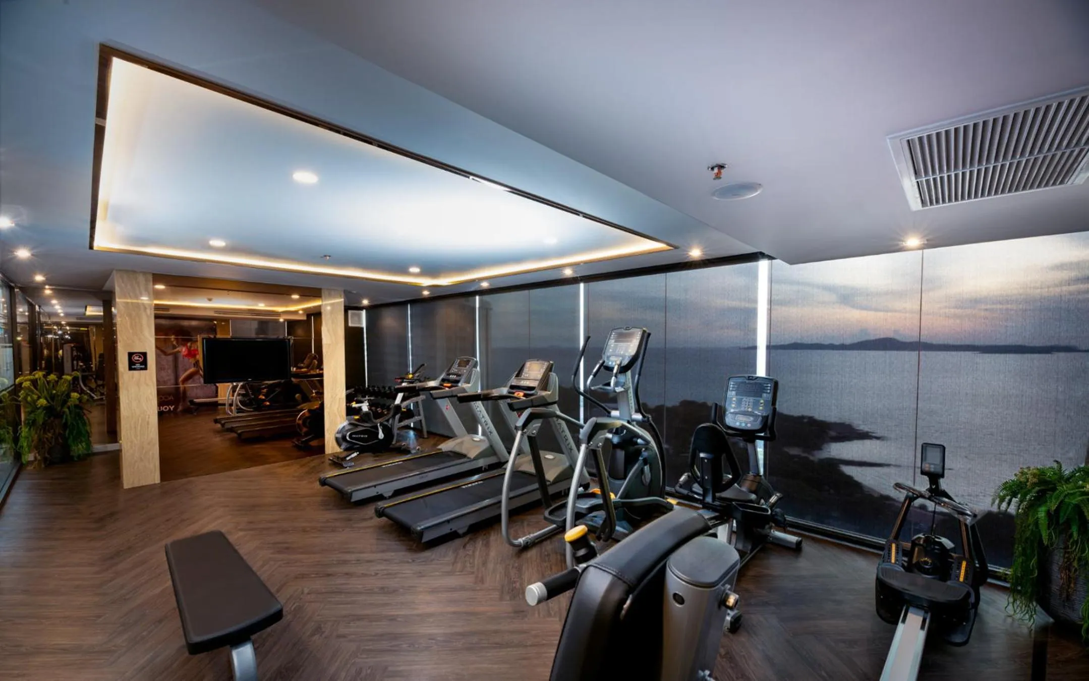 Fitness centre/facilities in The Elysium Prațumnak Pattaya - By SHG