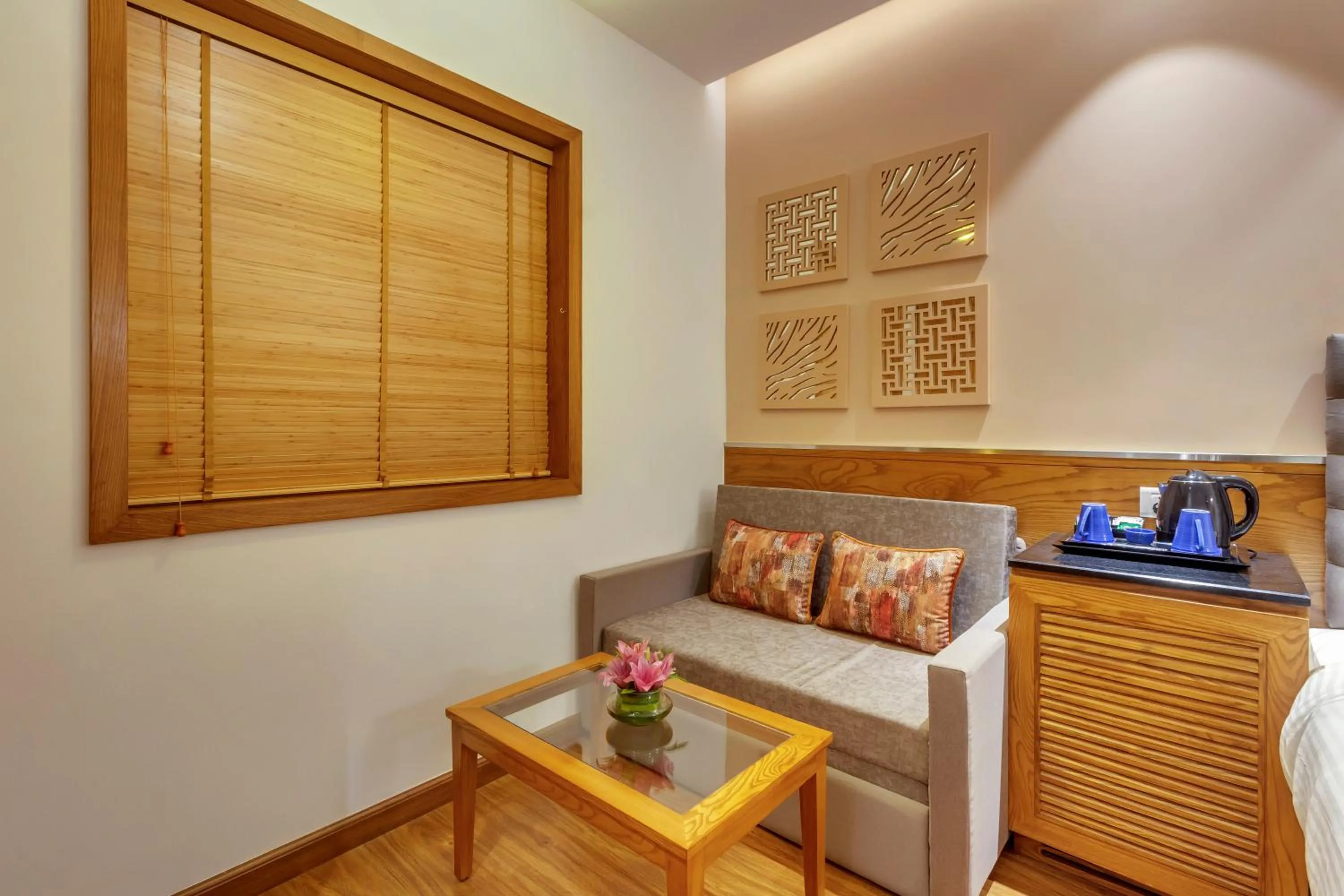 Living room in Golden Tulip New Delhi - Hari Nagar