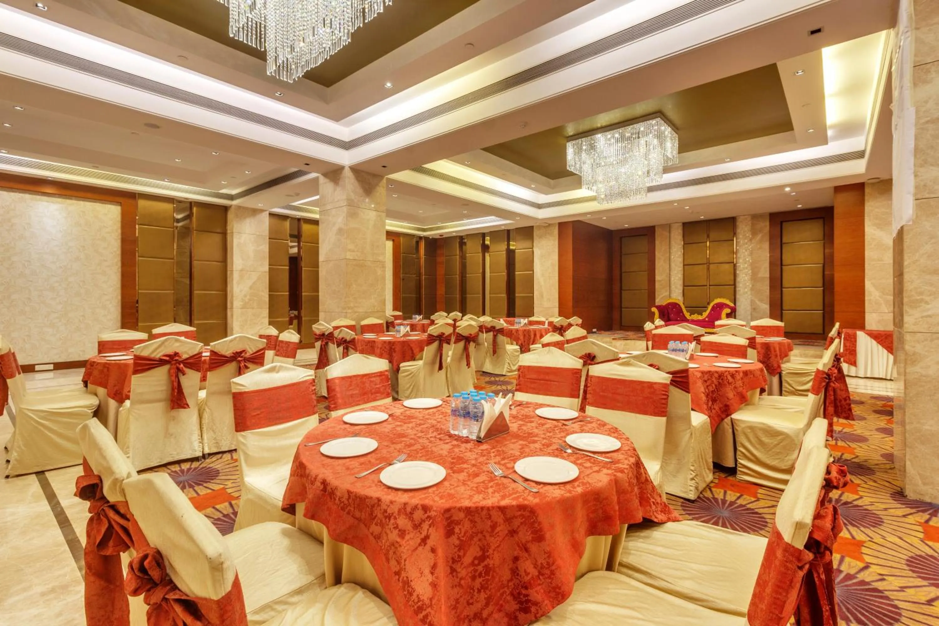 Banquet/Function facilities in Golden Tulip New Delhi - Hari Nagar
